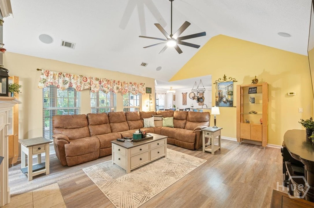 Tall ceilings with open floor plan