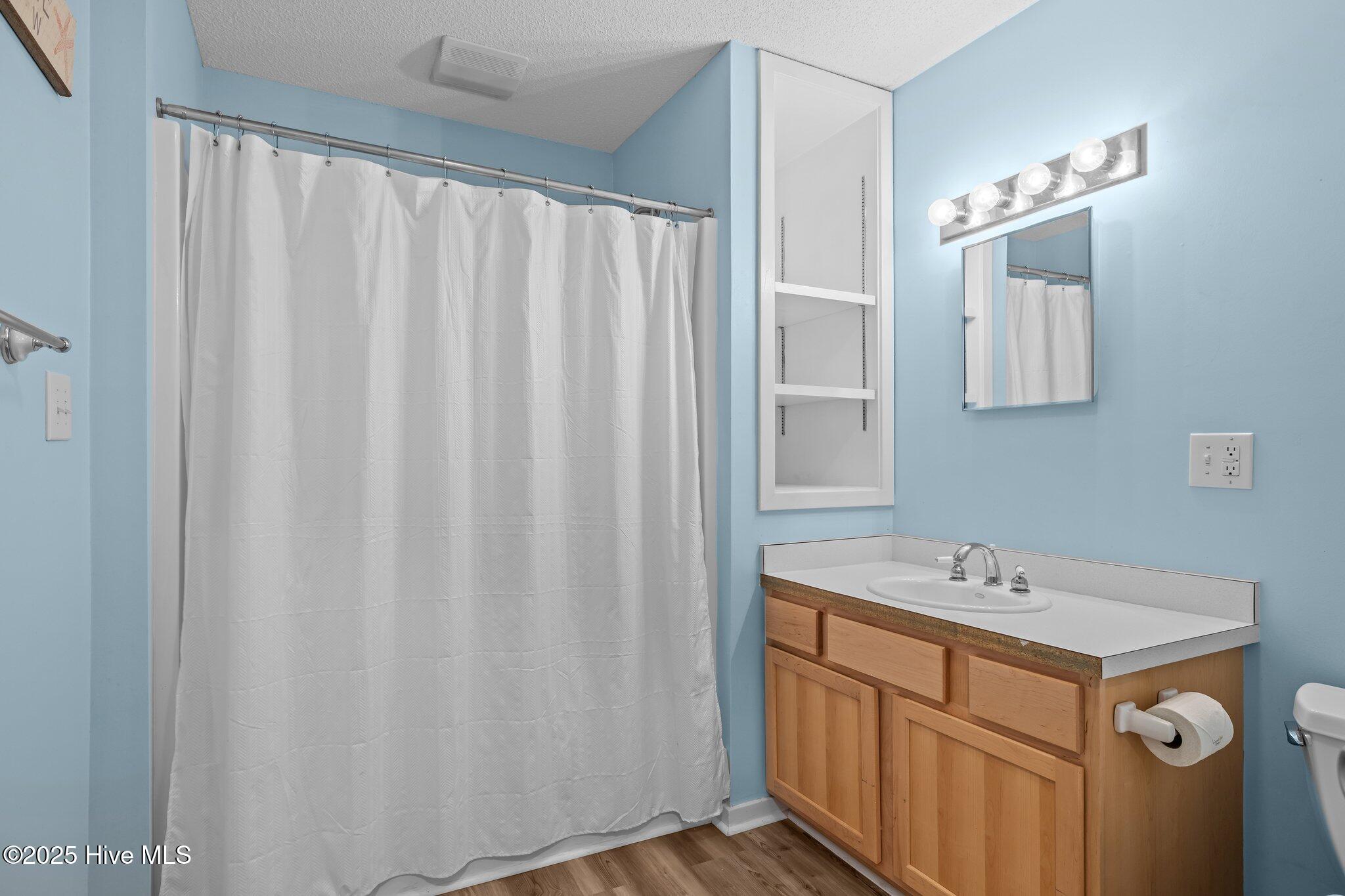 100518904 | Photo 17