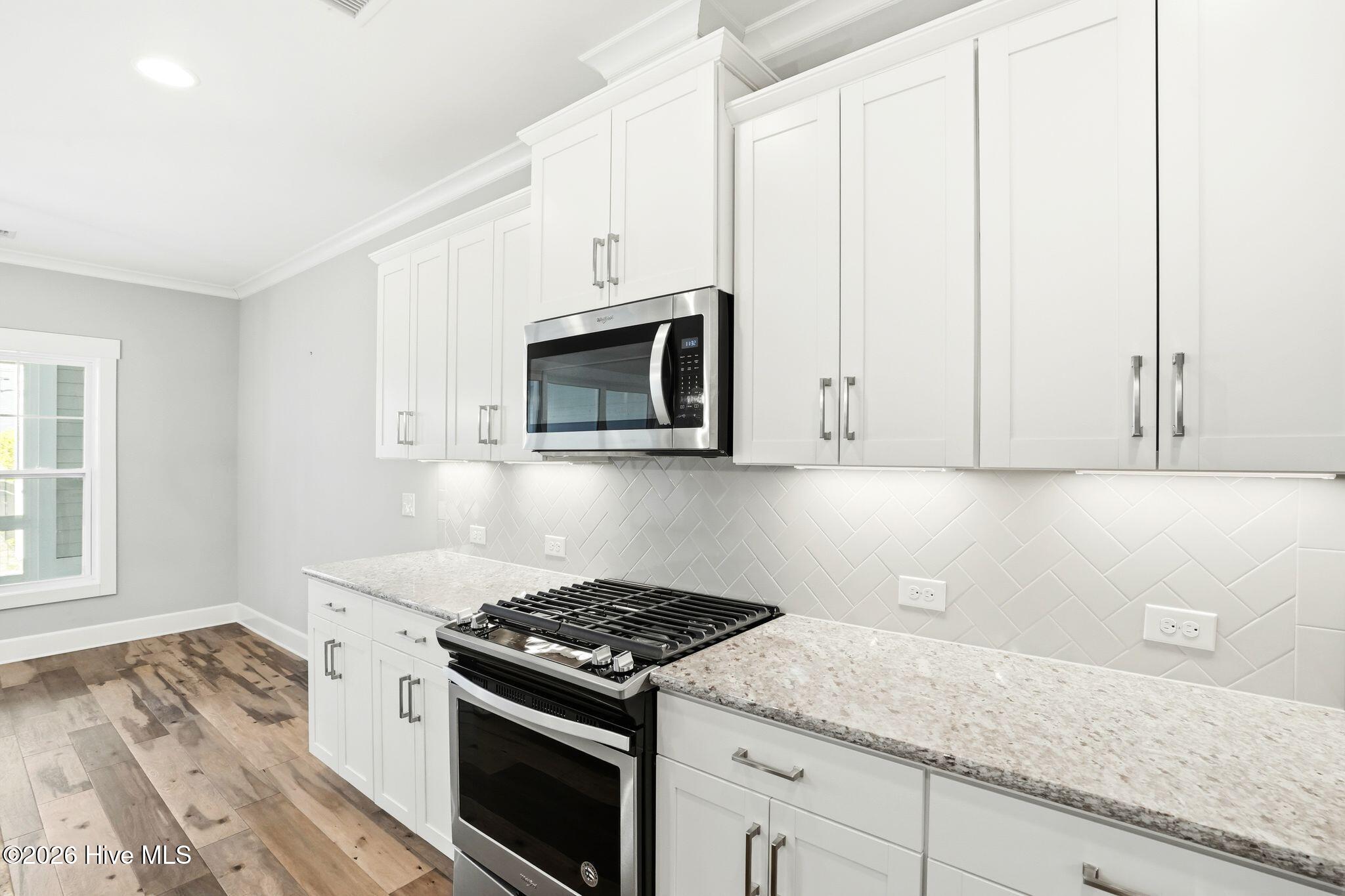 100565141 | Photo 13