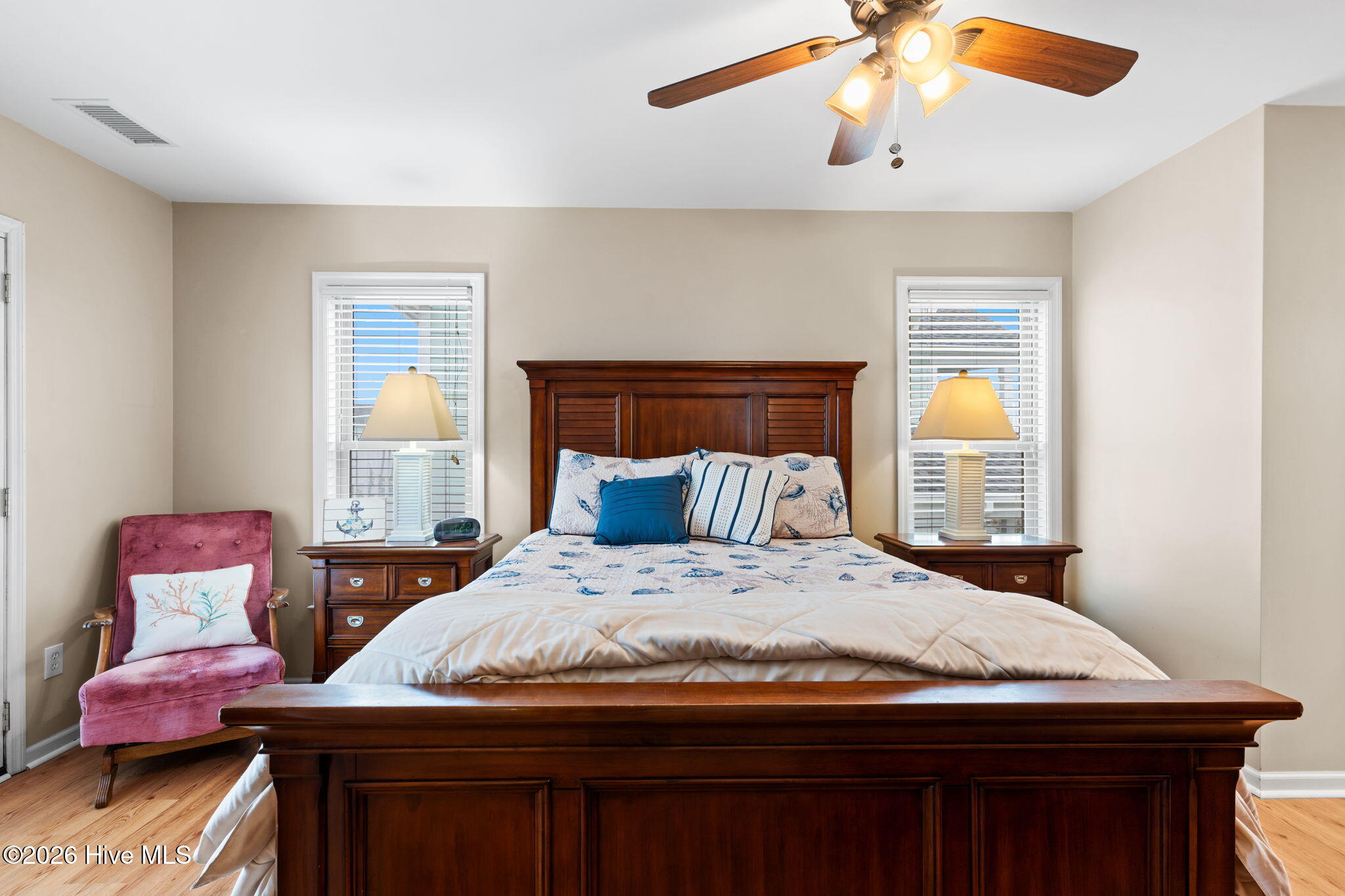 100550853 | Photo 35