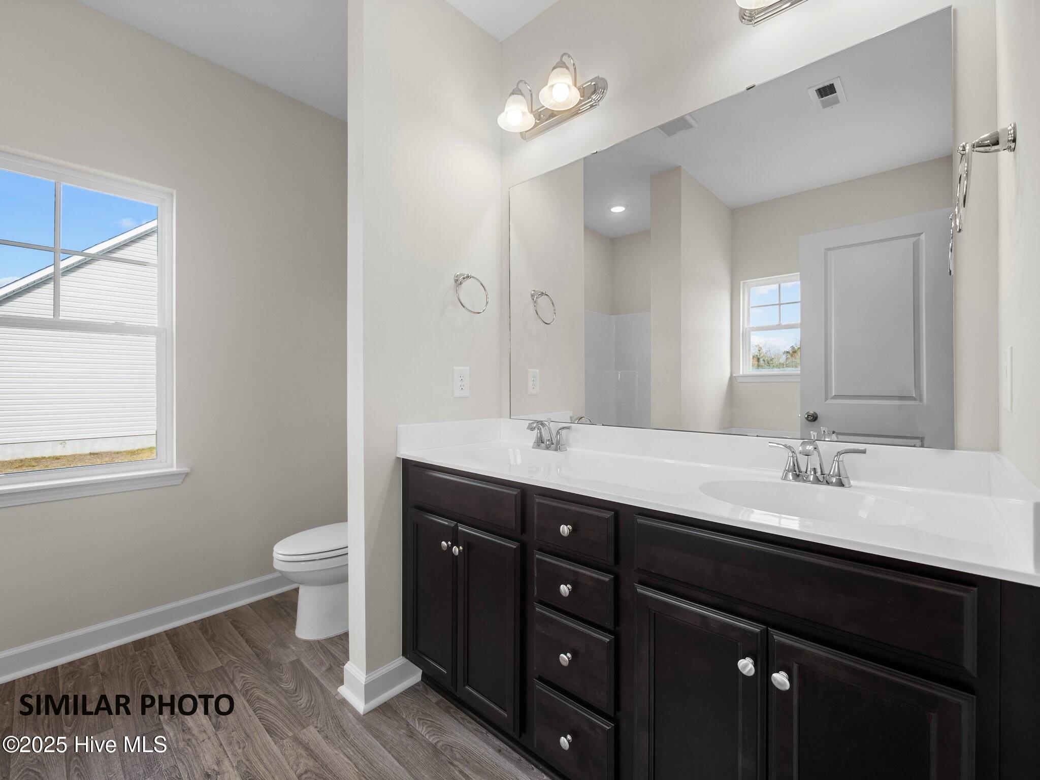 100548702 | Photo 25