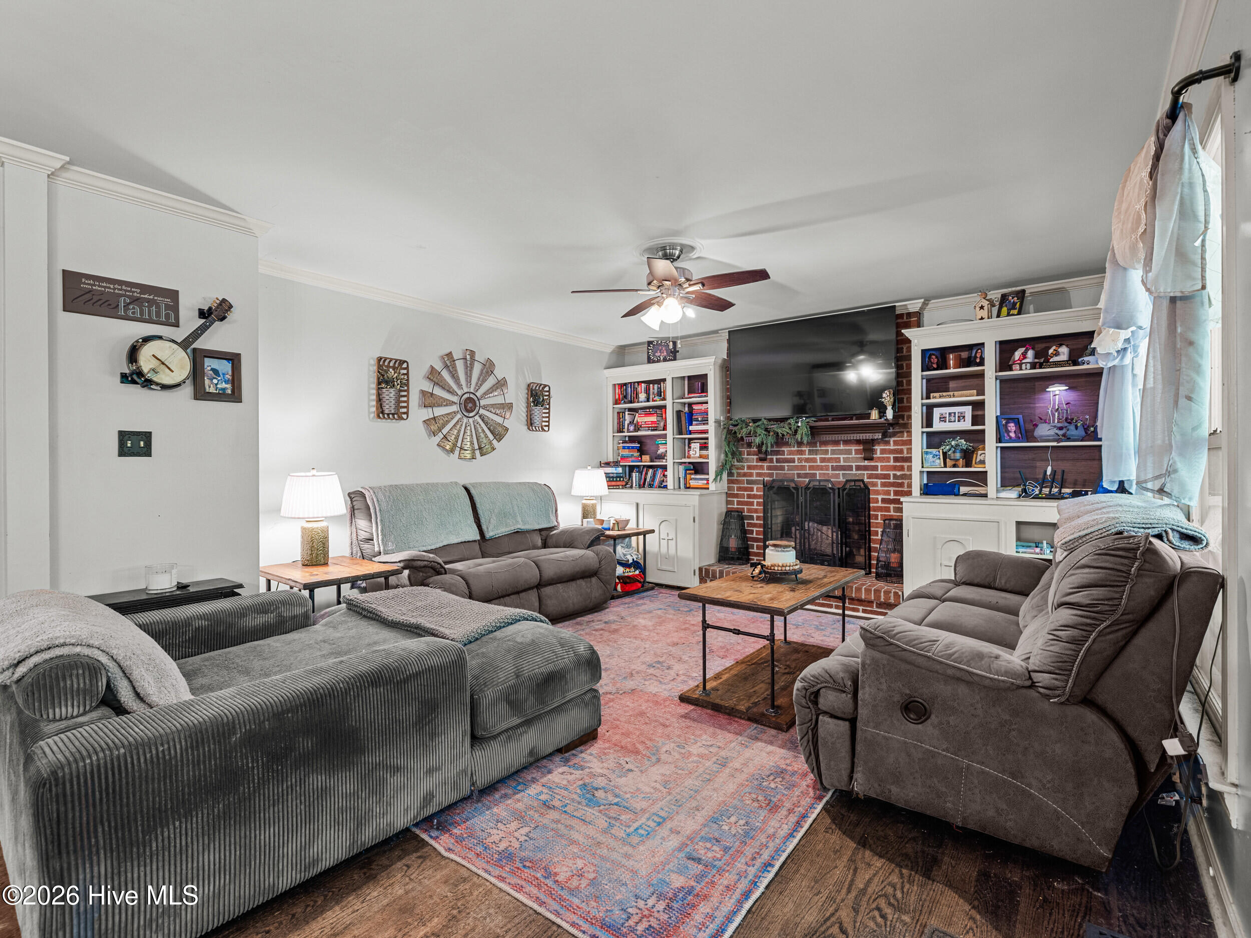 100570486 | Photo 30