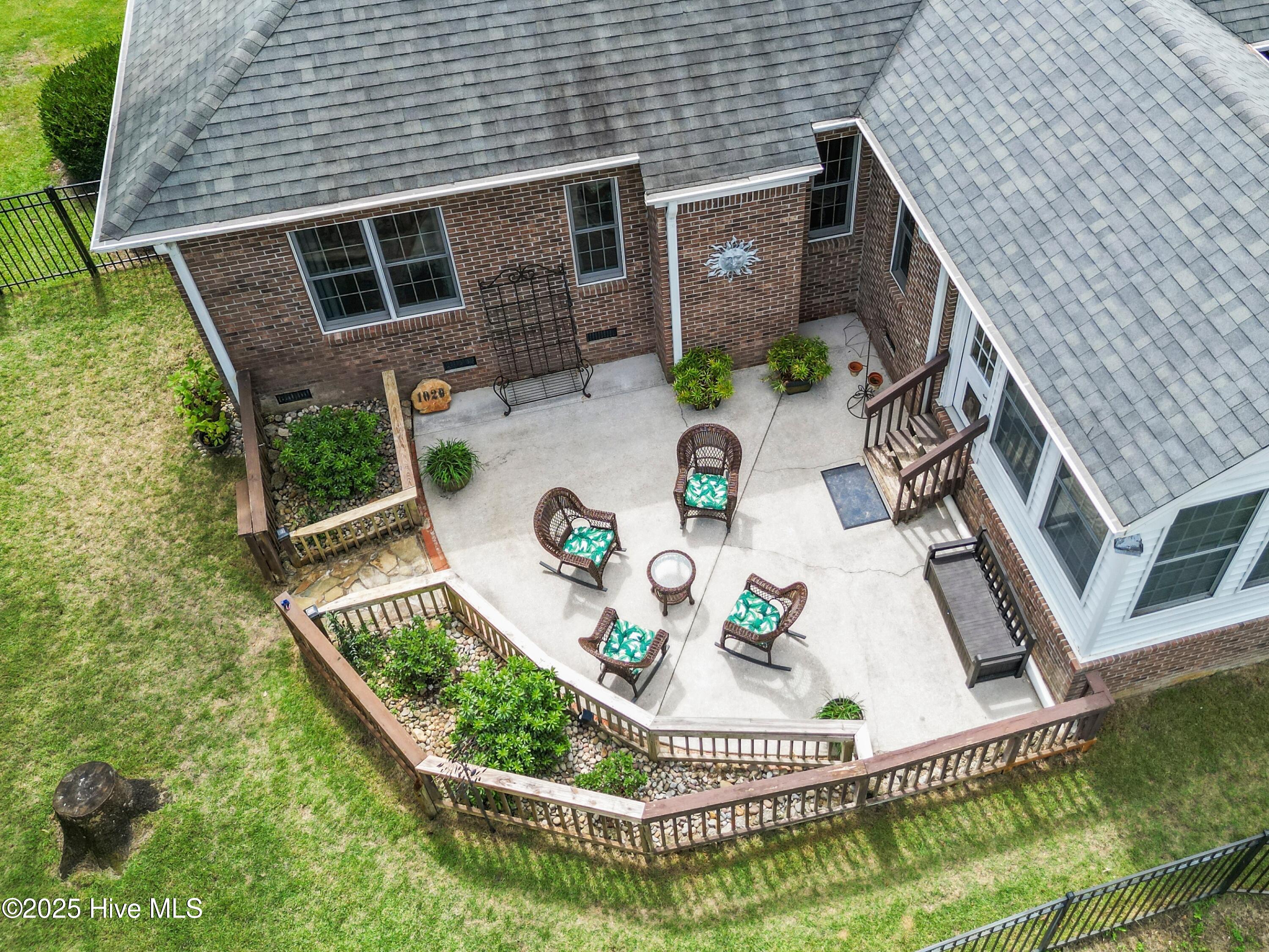 100530044 | Photo 52