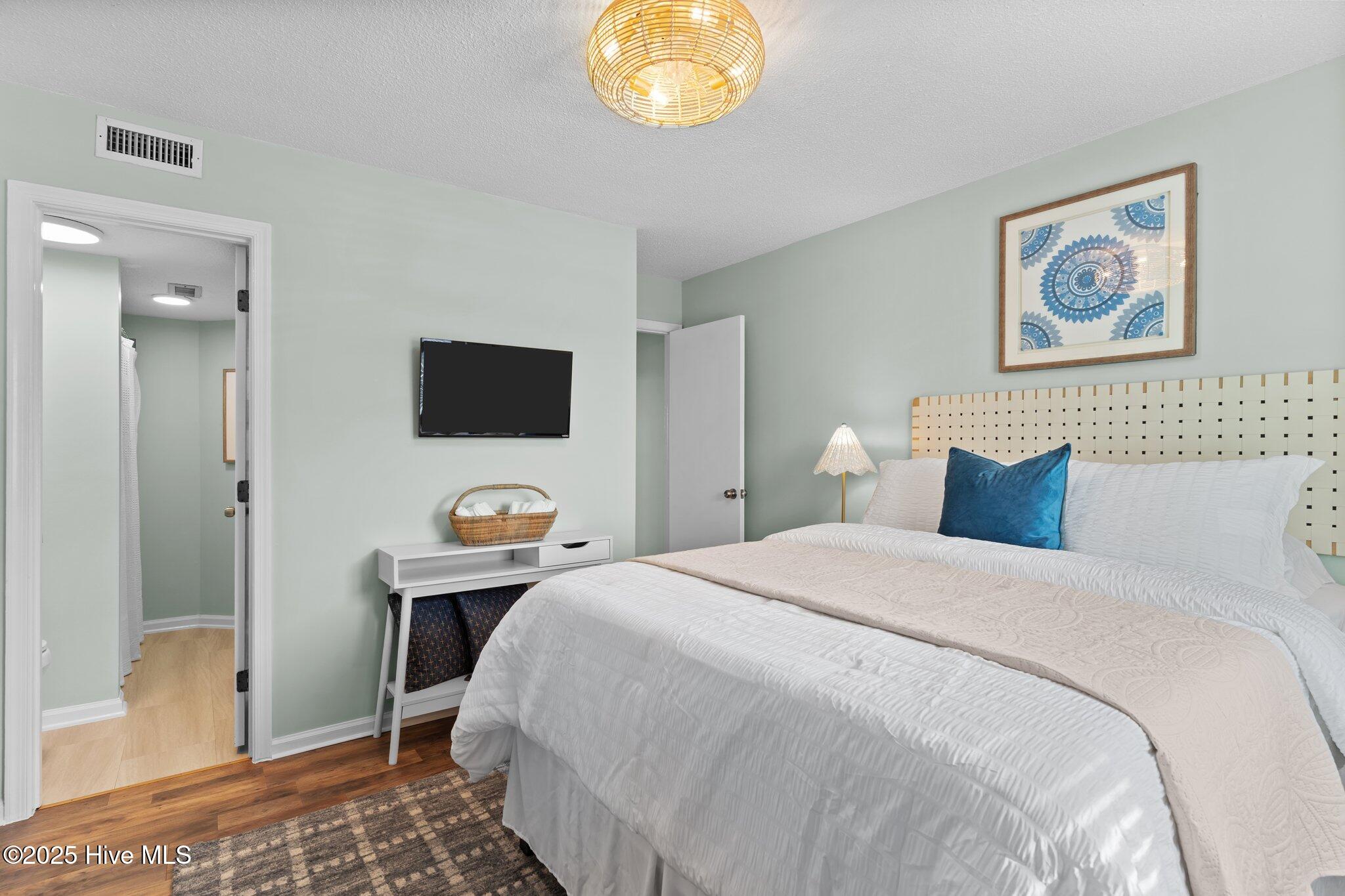 100533591 | Photo 14