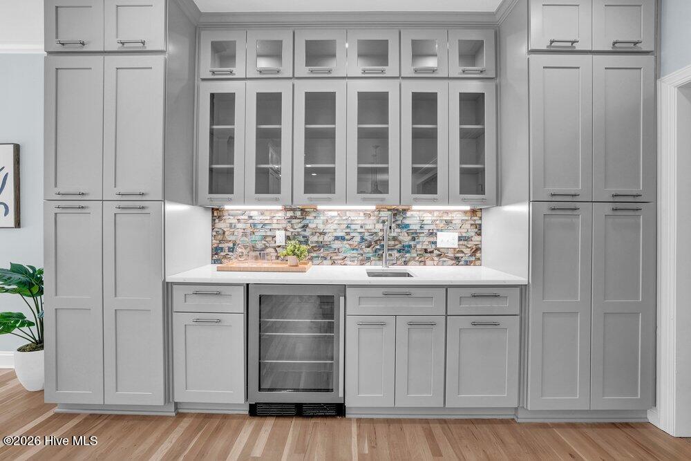 100569343 | Photo 12