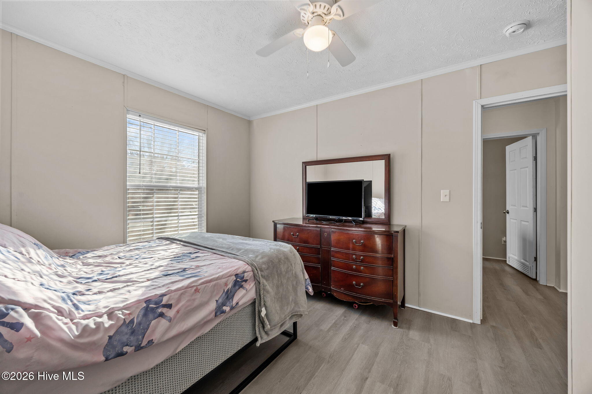 100550408 | Photo 22