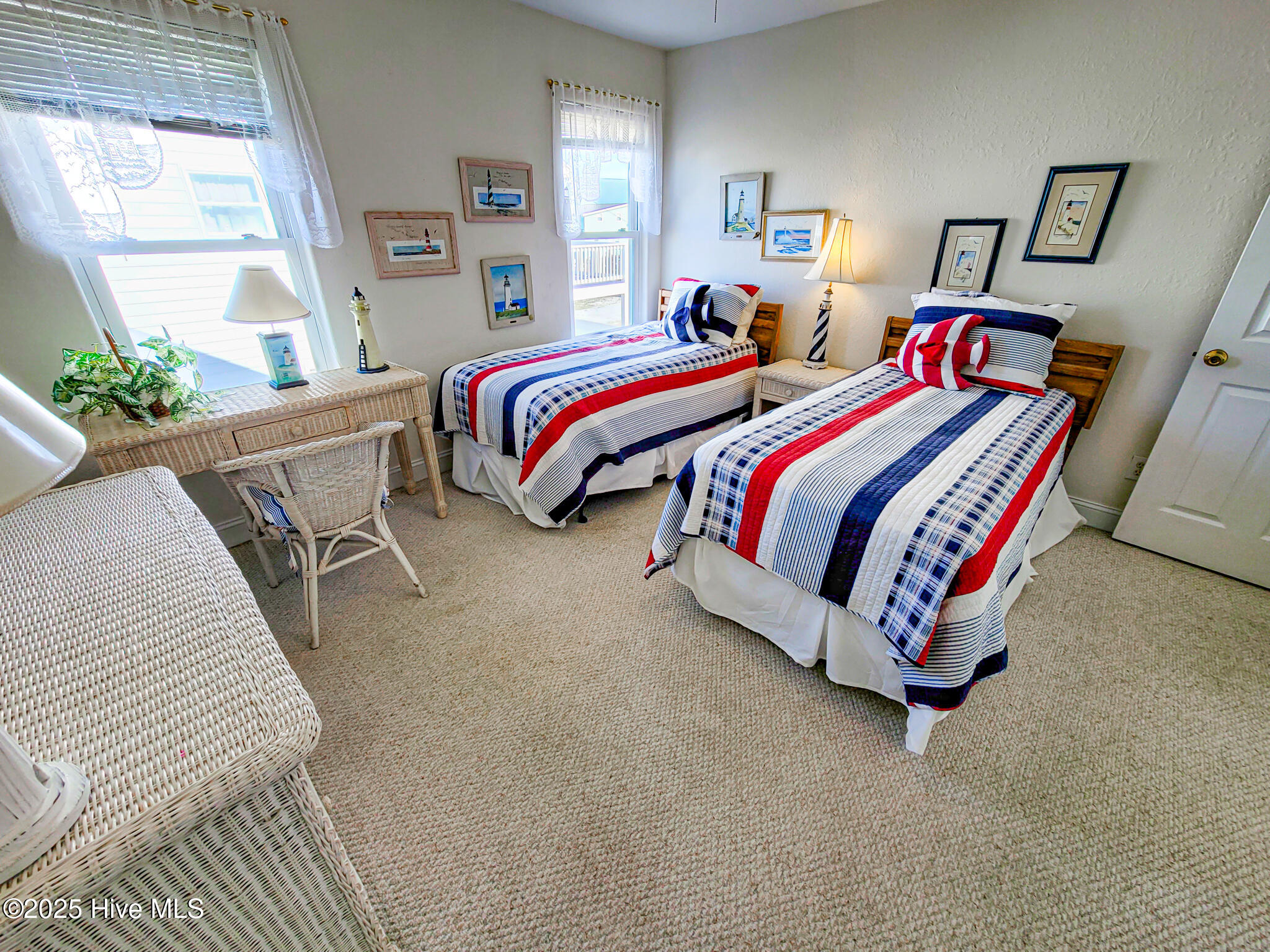 100499677 | Photo 13