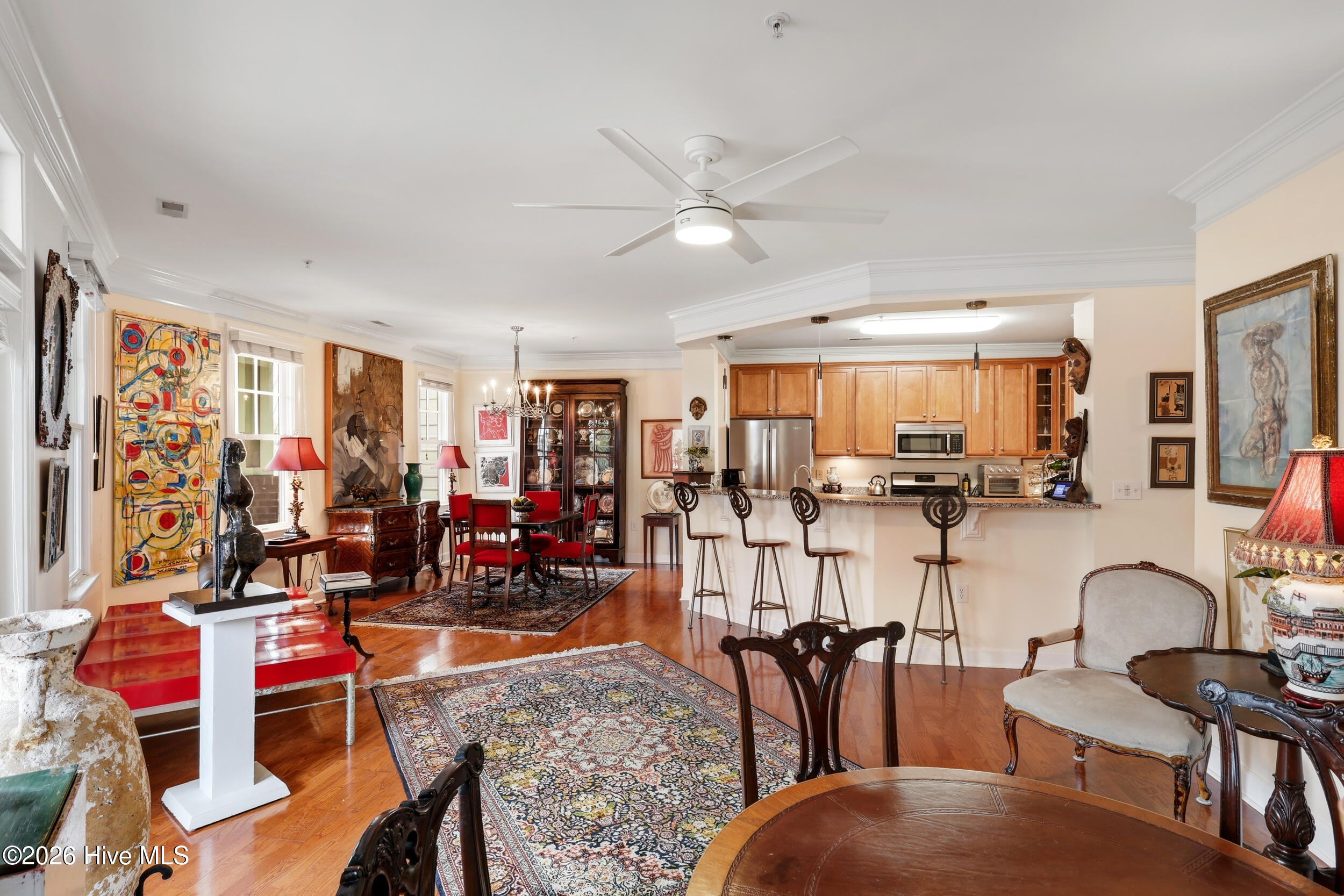 100556037 | Photo 10