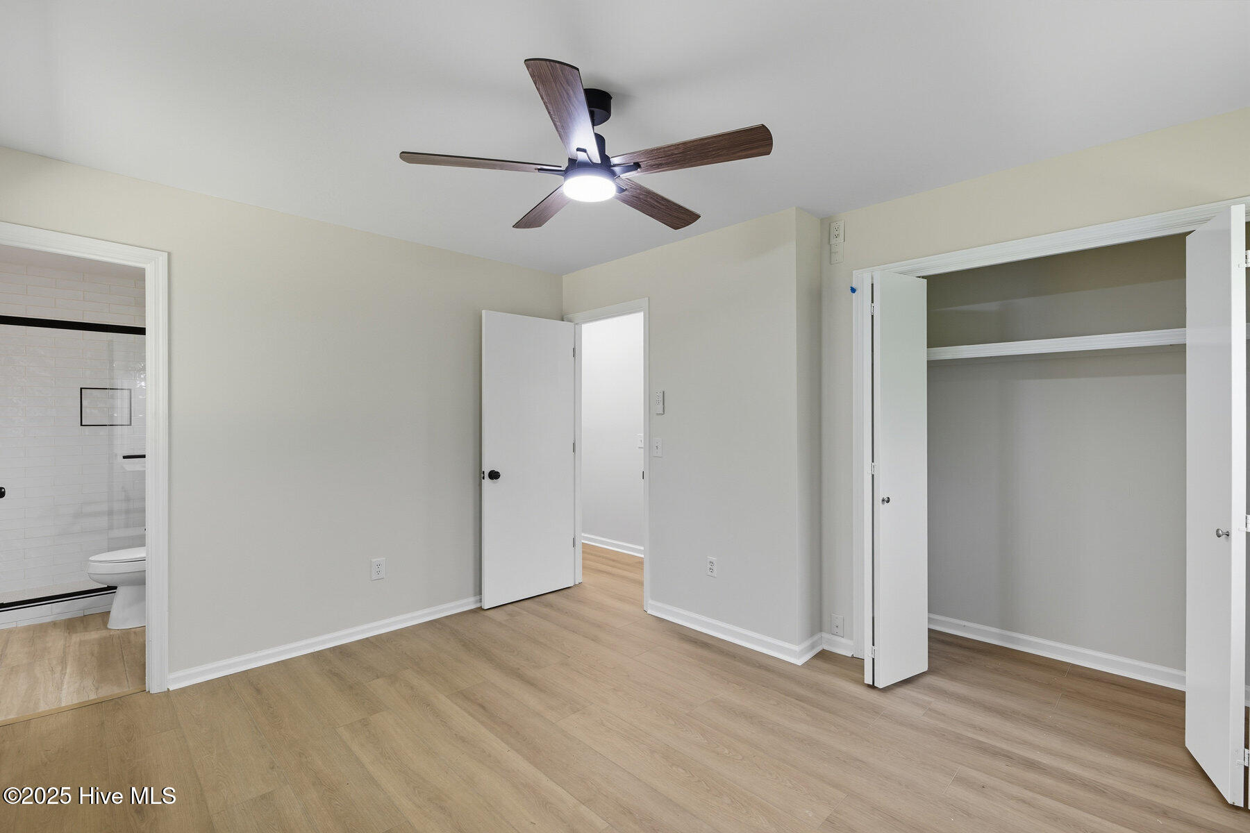 100532197 | Photo 15