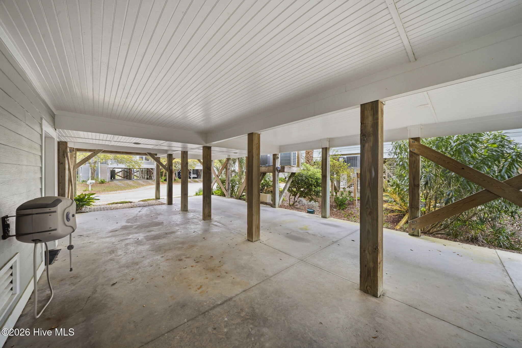 100566136 | Photo 62