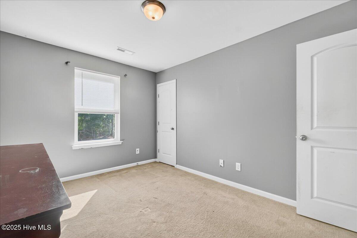 100537745 | Photo 31