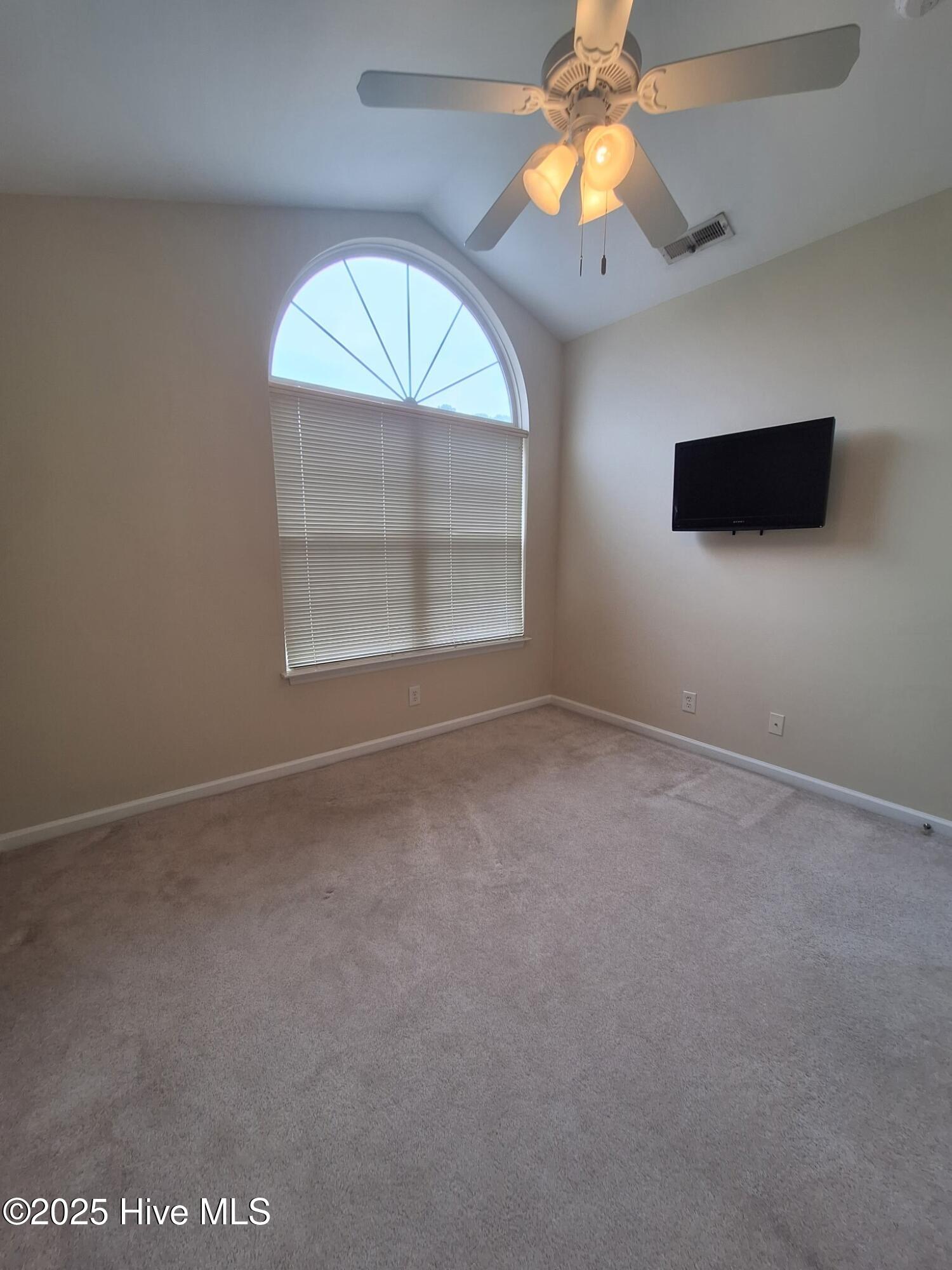 King Richard Court 2412 E (8)