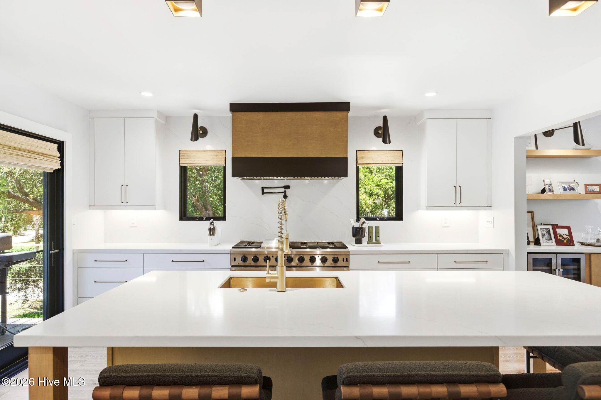 100568012 | Photo 22