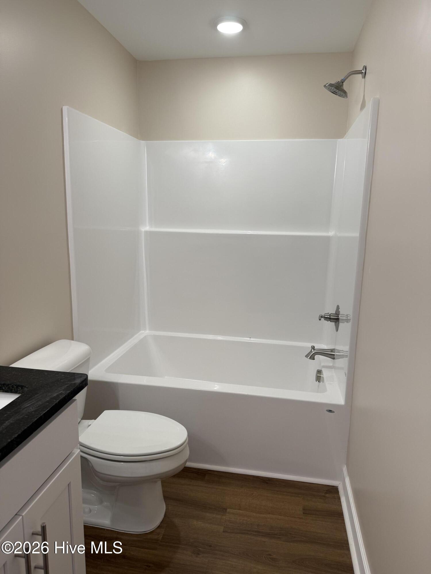 100548779 | Photo 18