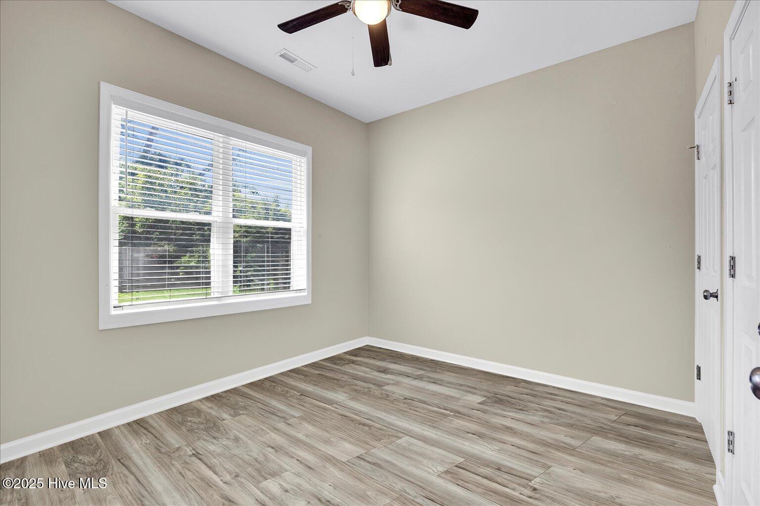 100546999 | Photo 21