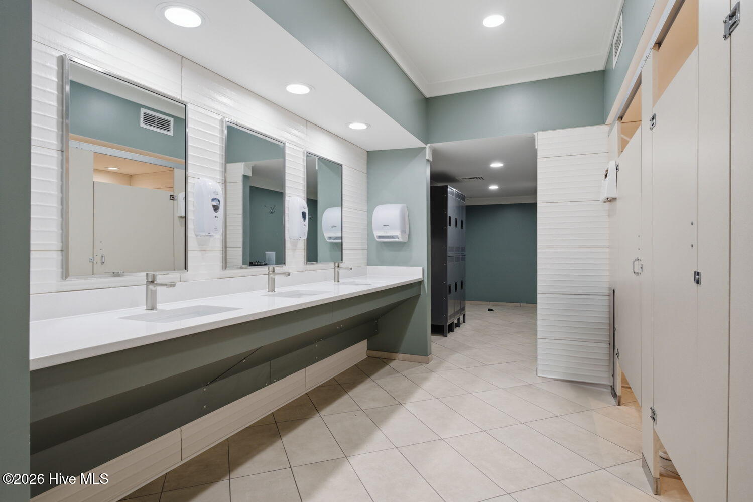 100555099 | Photo 46