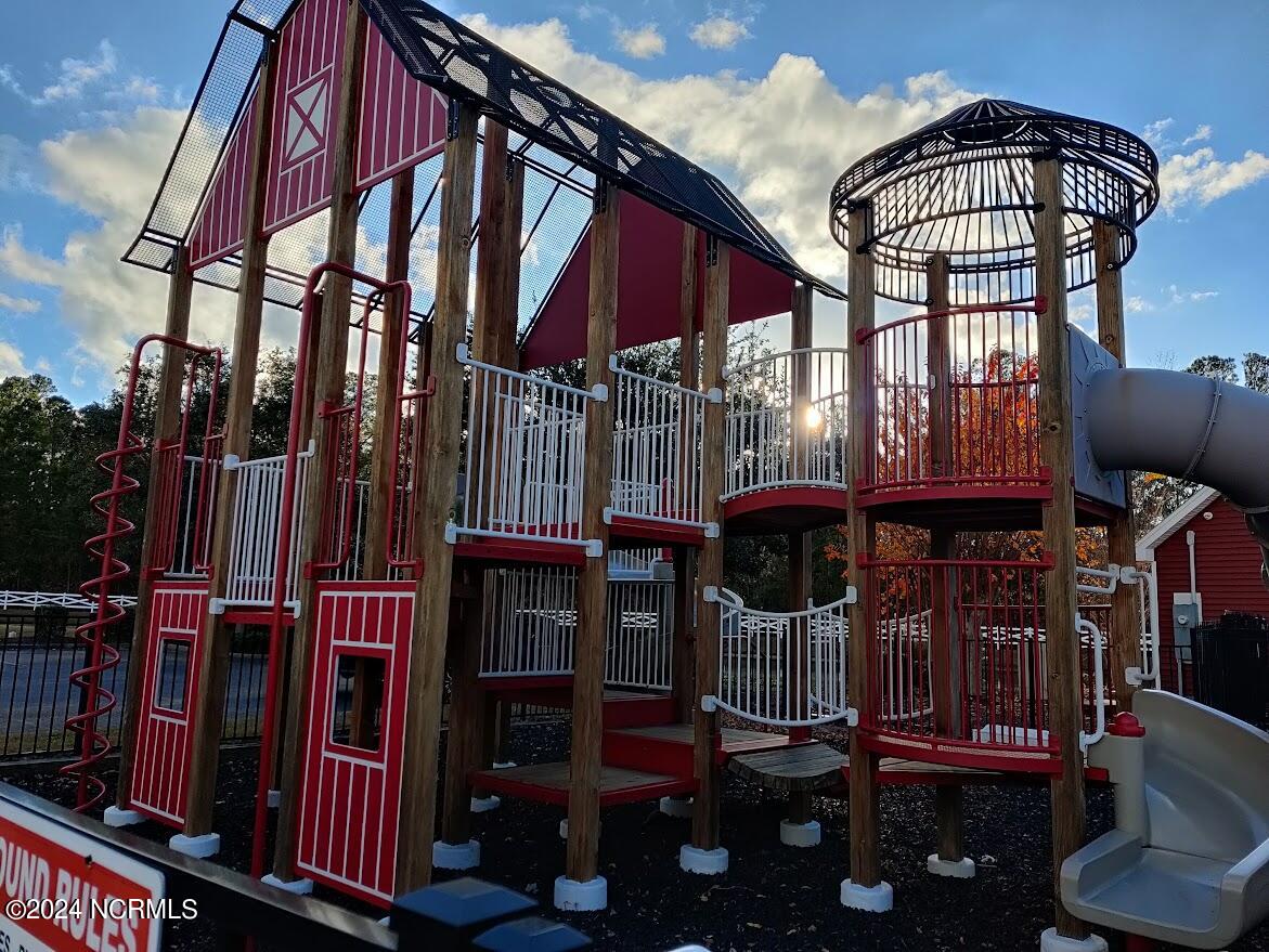 100565741 | Photo 32