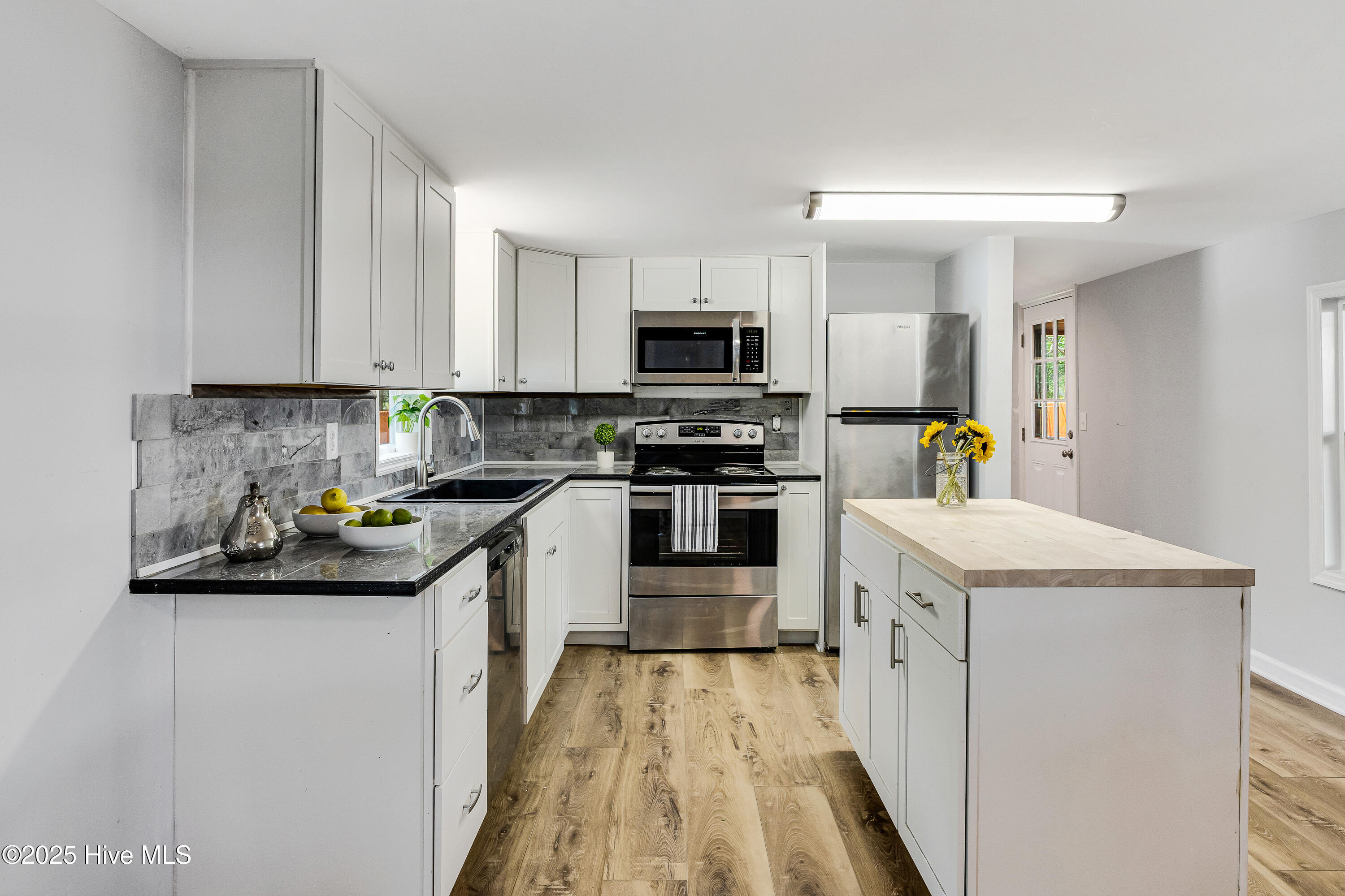 100519555 | Photo 12