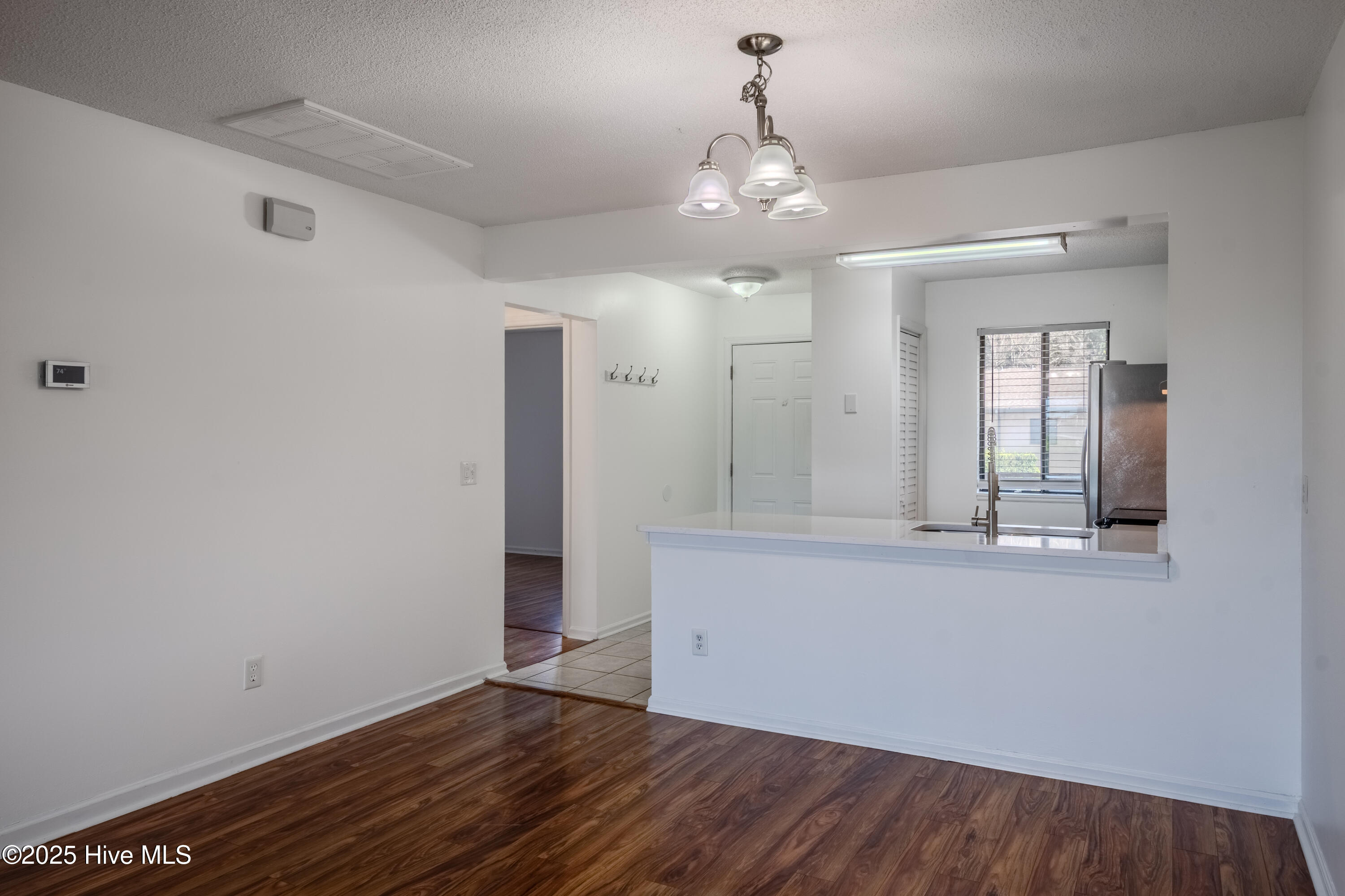 100534188 | Photo 10