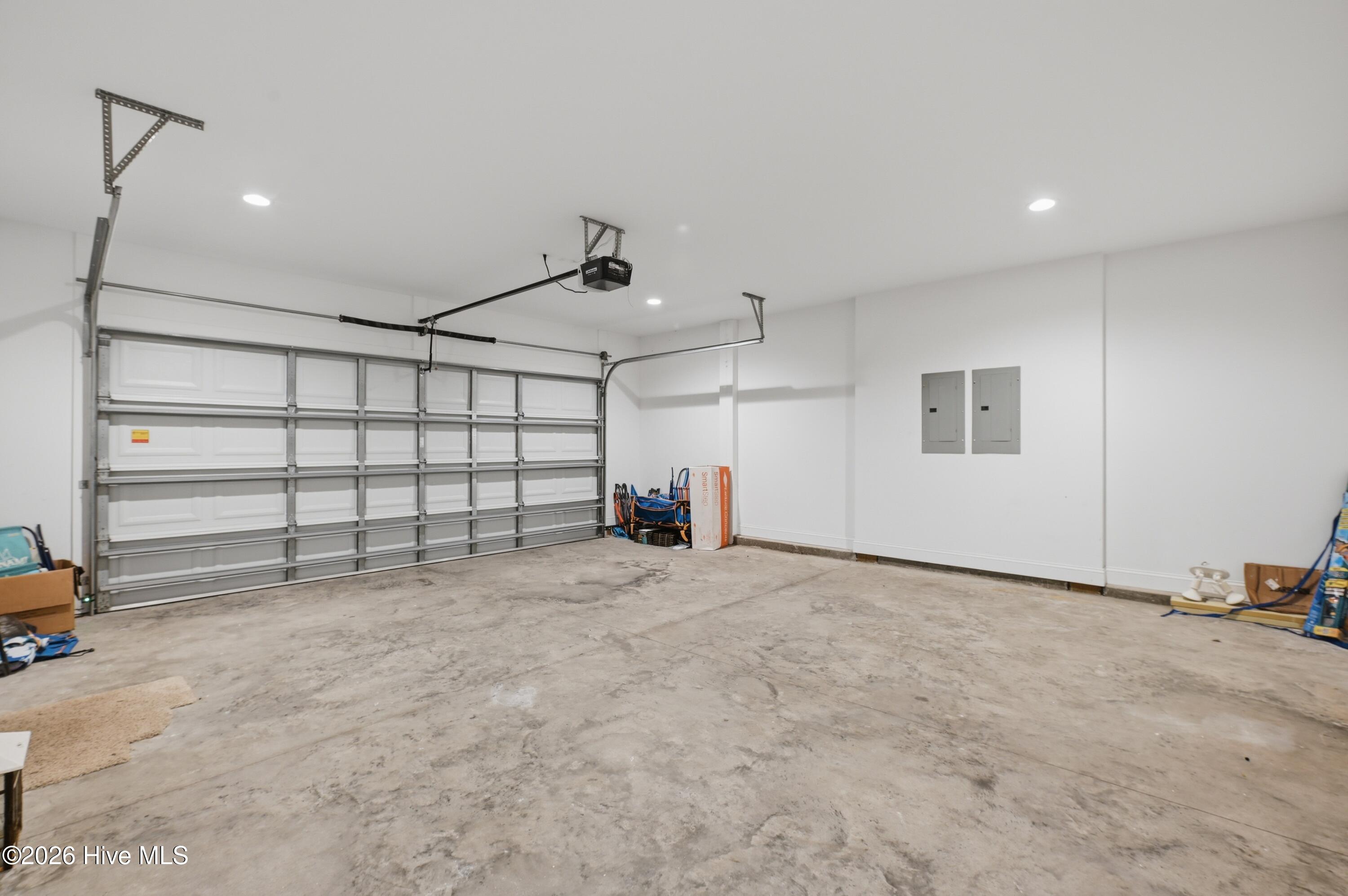 100561977 | Photo 55