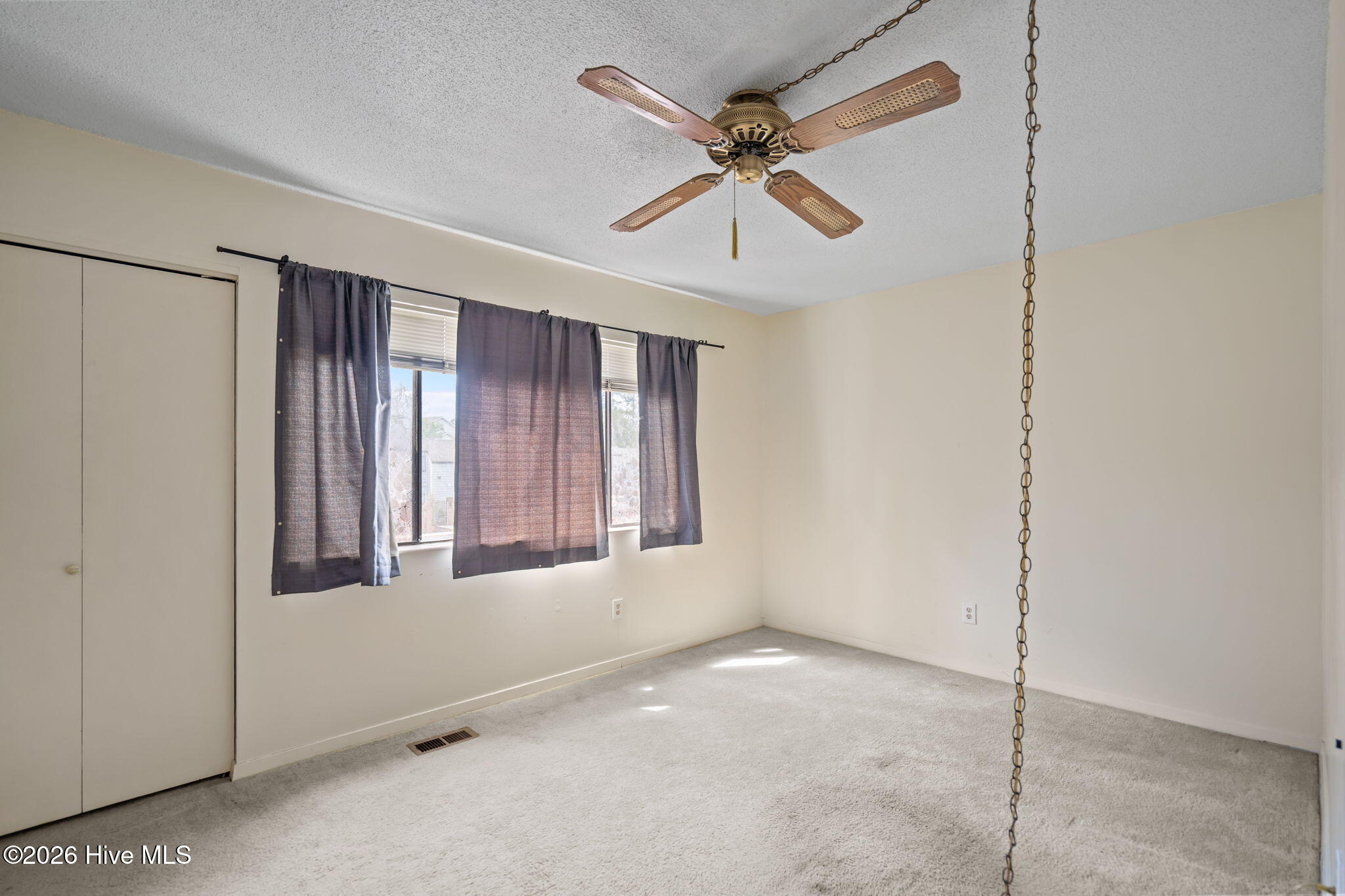 100562887 | Photo 26