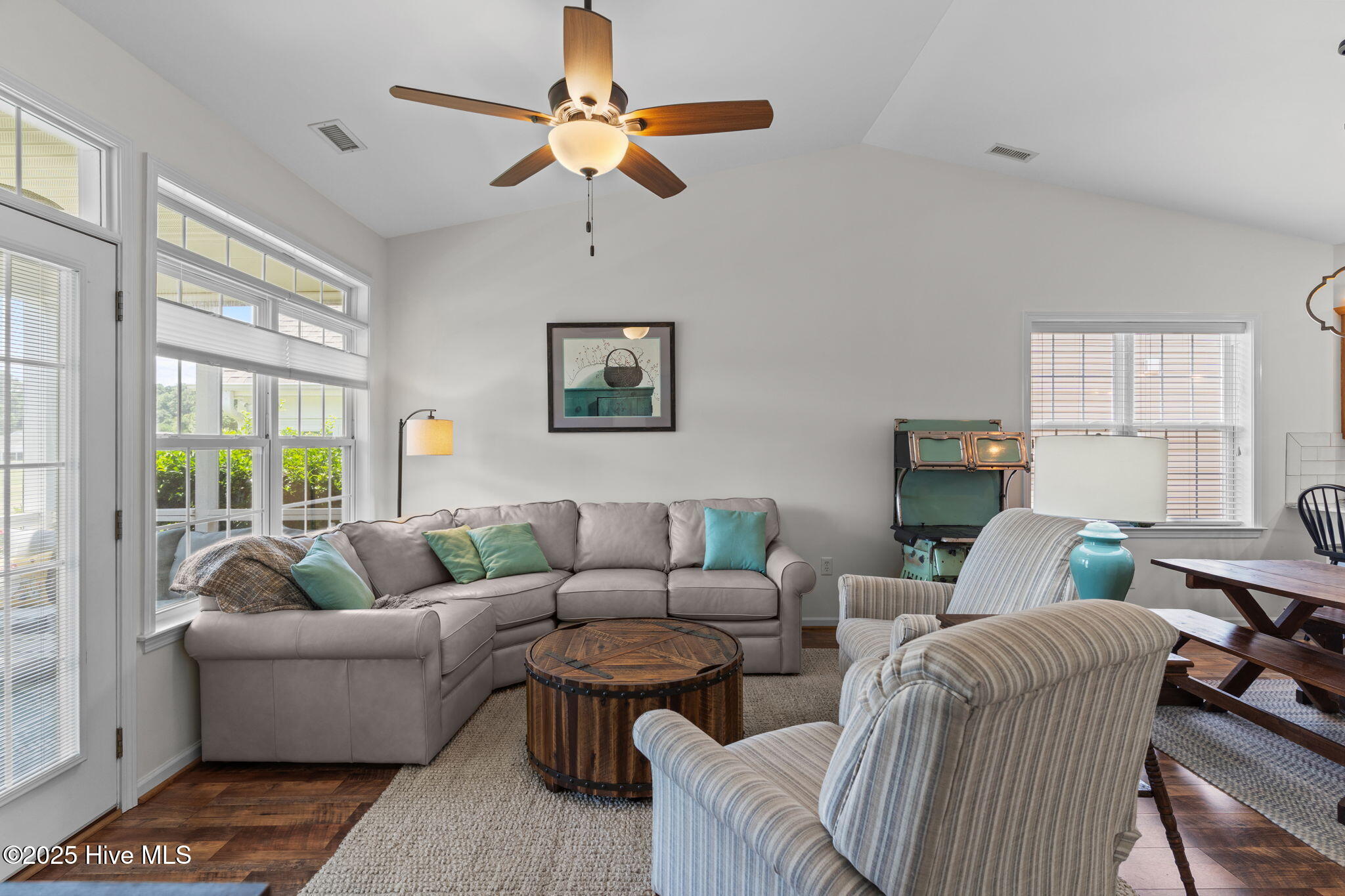 100522397 | Photo 17