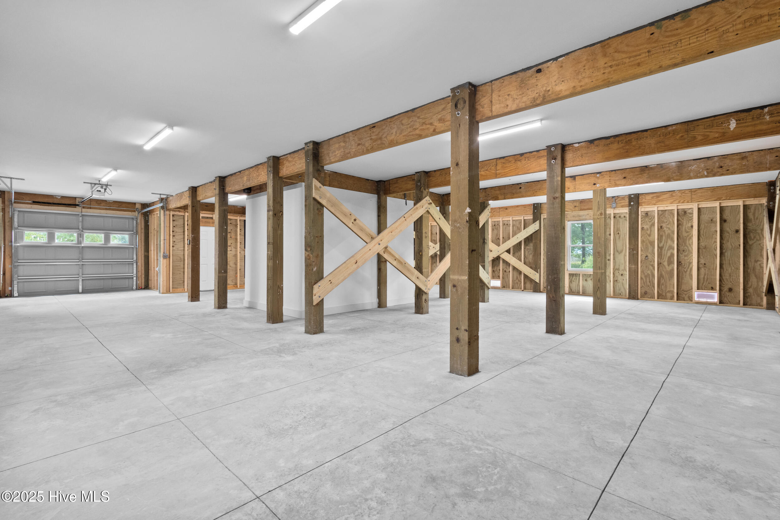 100524139 | Photo 53