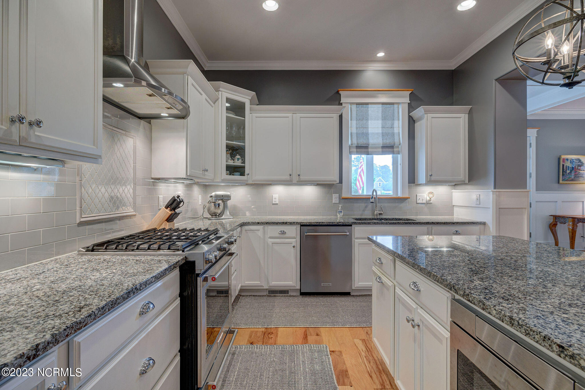 100568046 | Photo 16