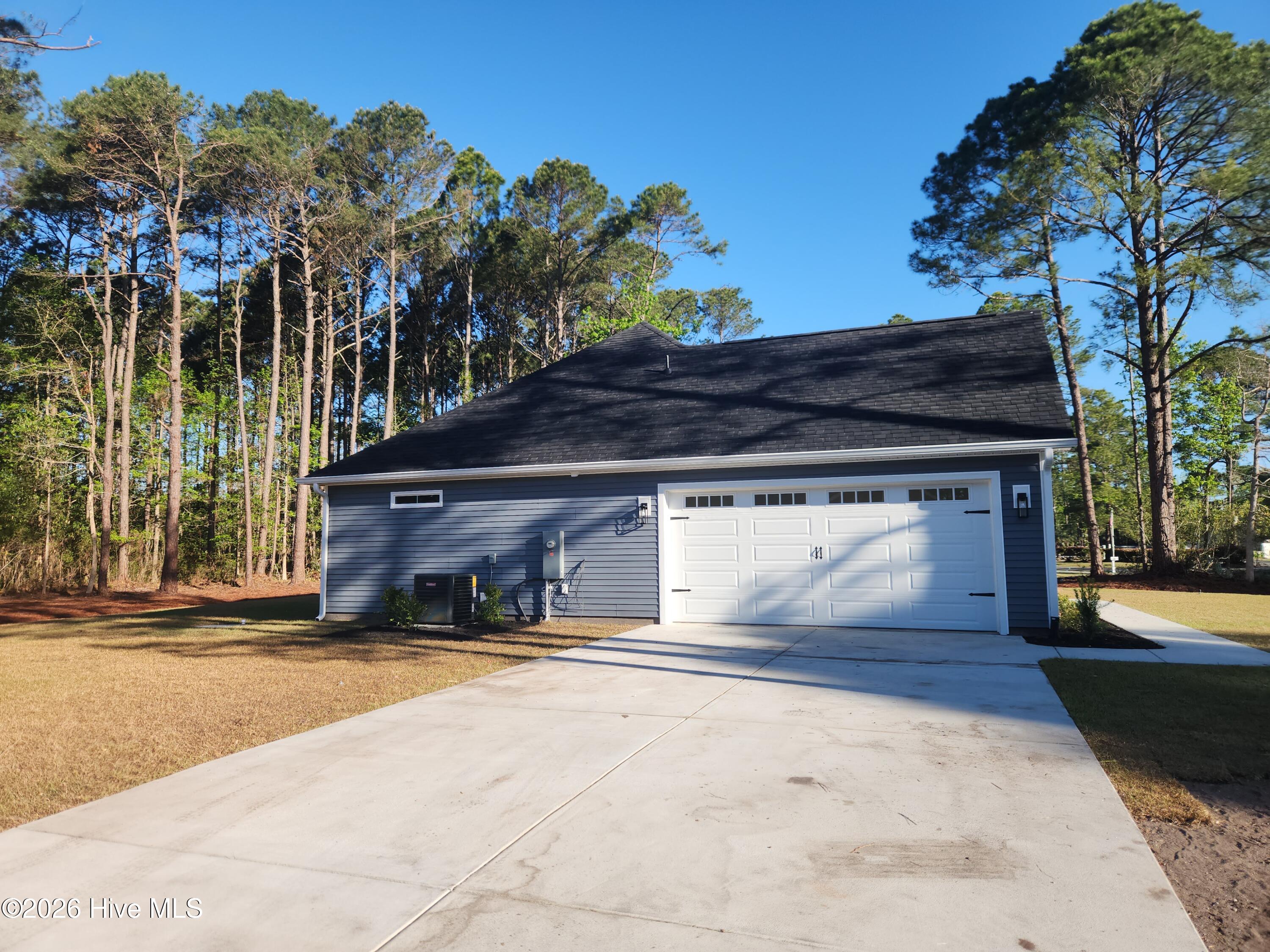 100566196 | Photo 51