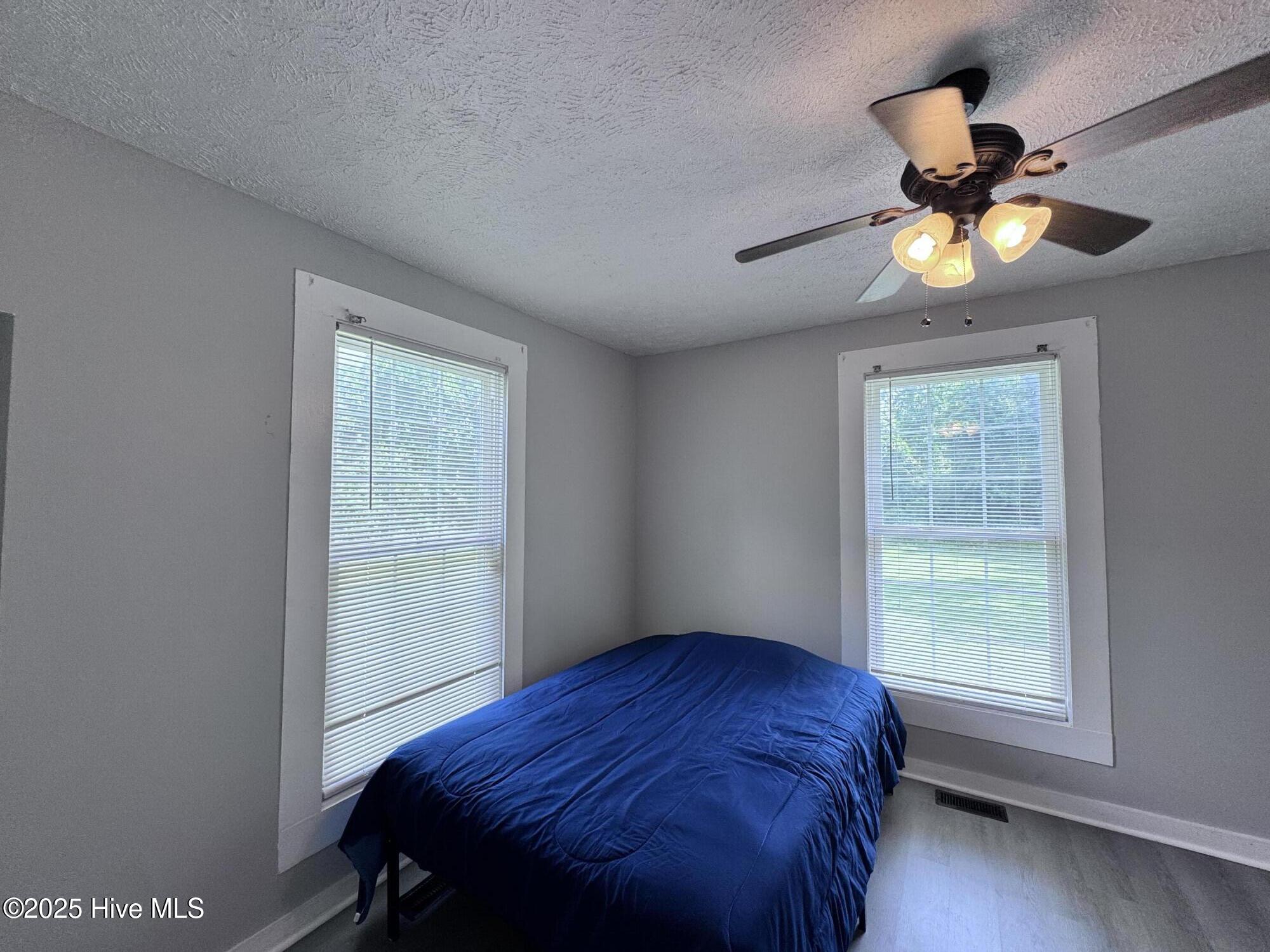 100555801 | Photo 22