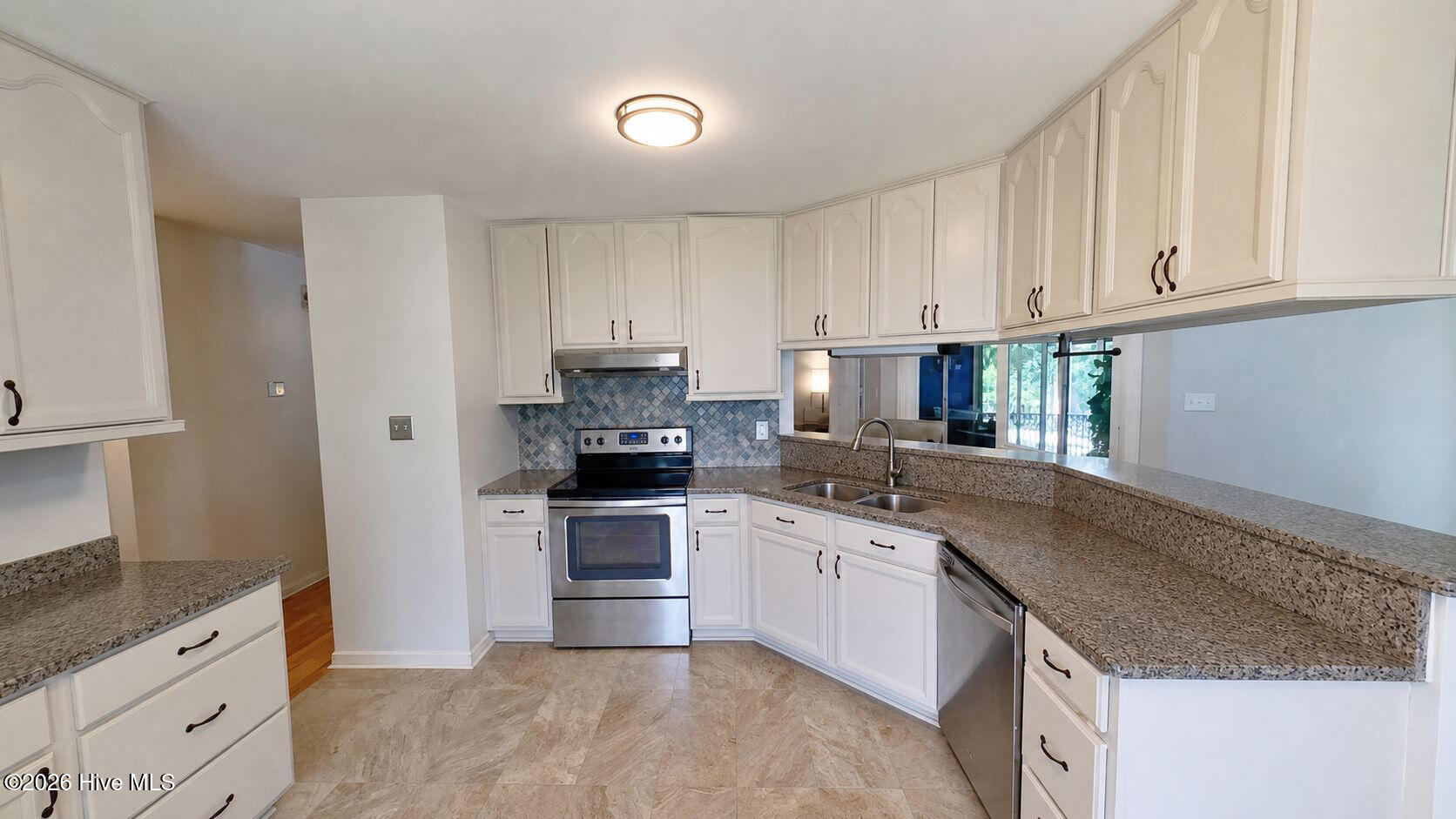2668 Idlebrook Circle,Midway Park
