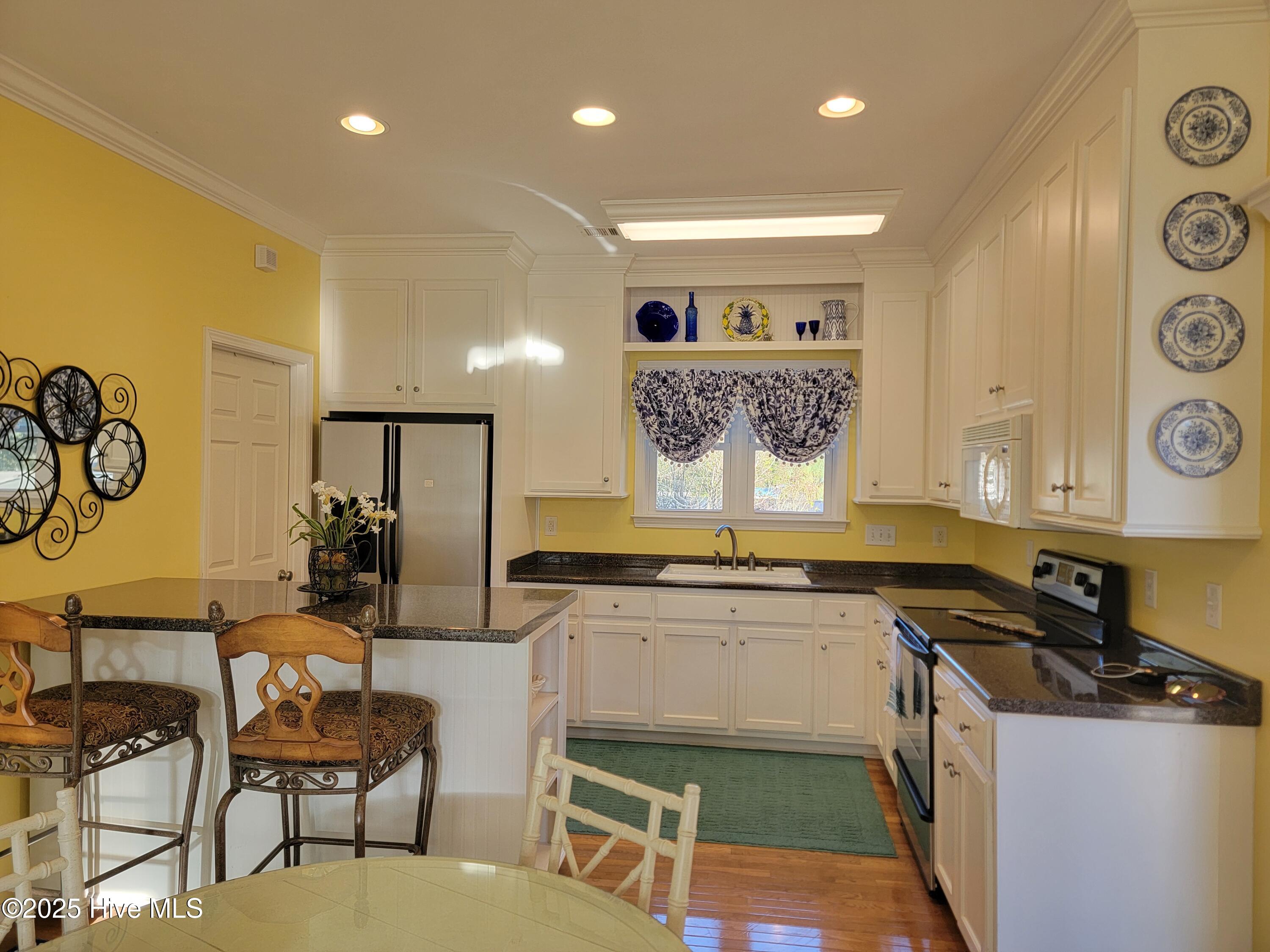 100538201 | Photo 11