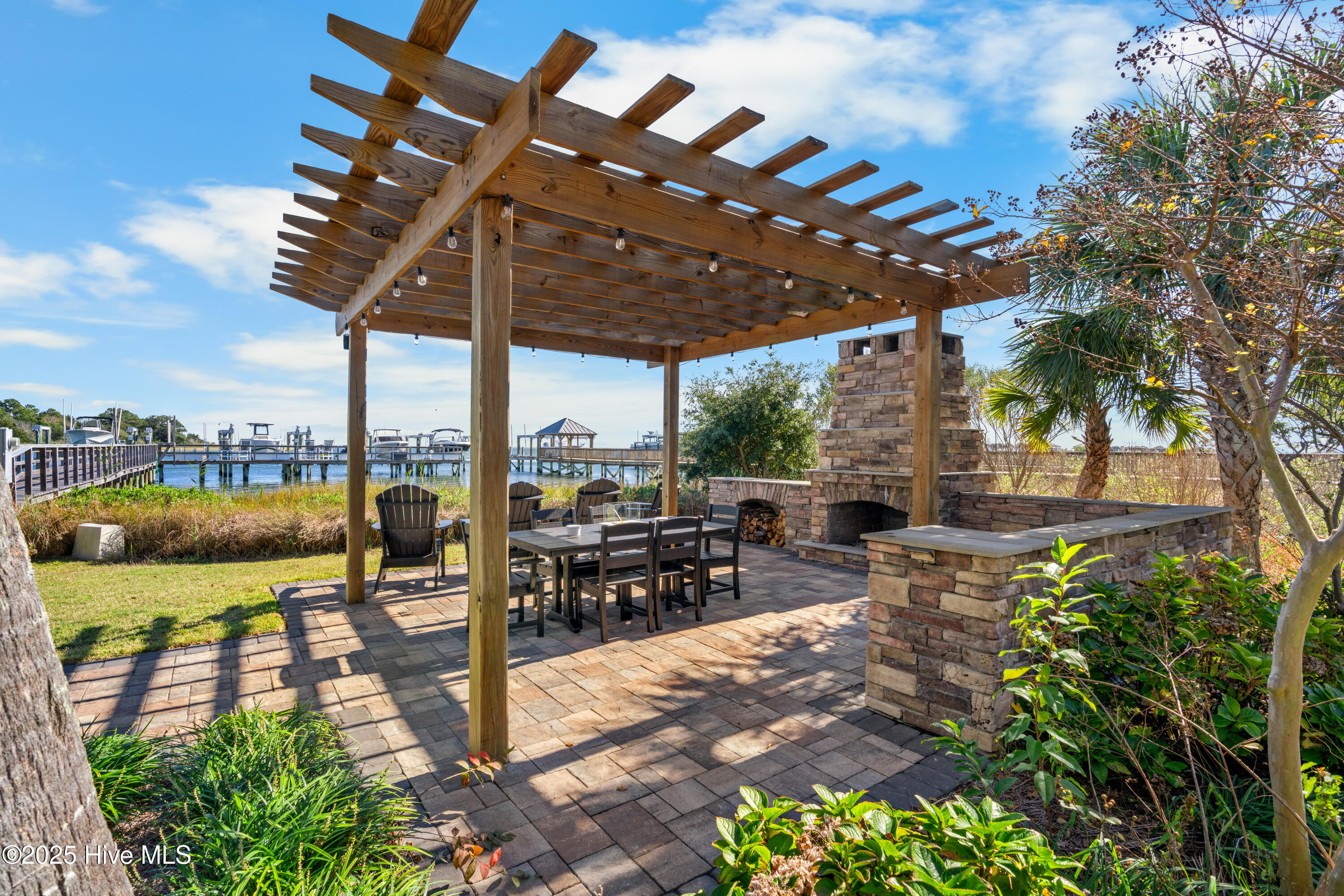 100541249 | Photo 82