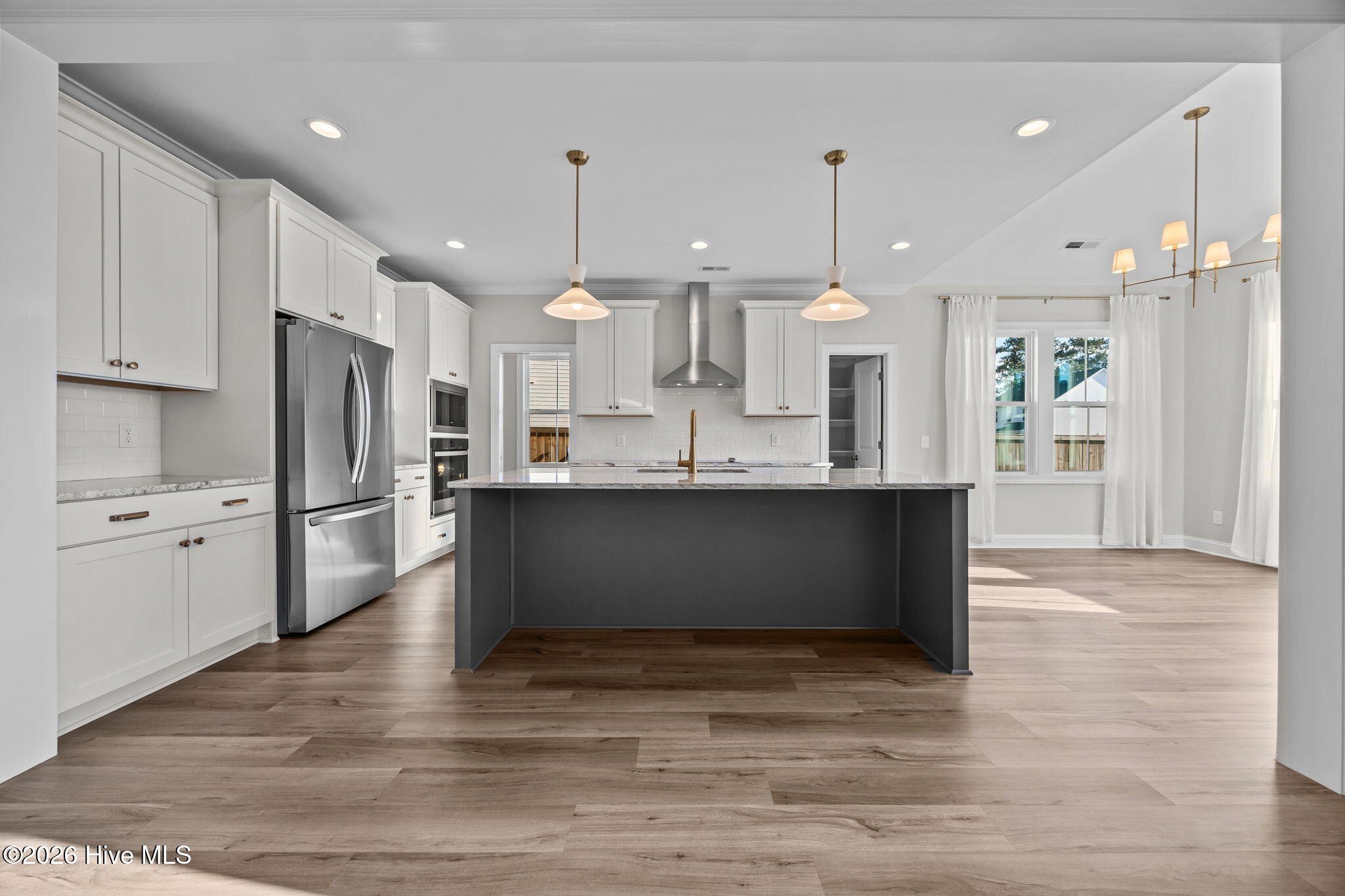 100550505 | Photo 27