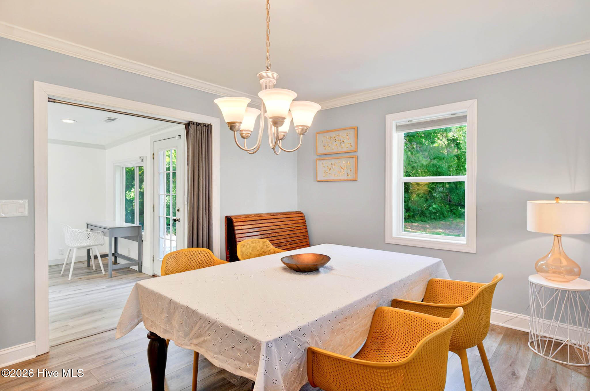 100556049 | Photo 27