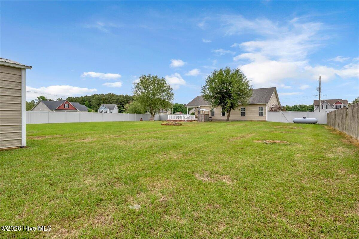 100570228 | Photo 38