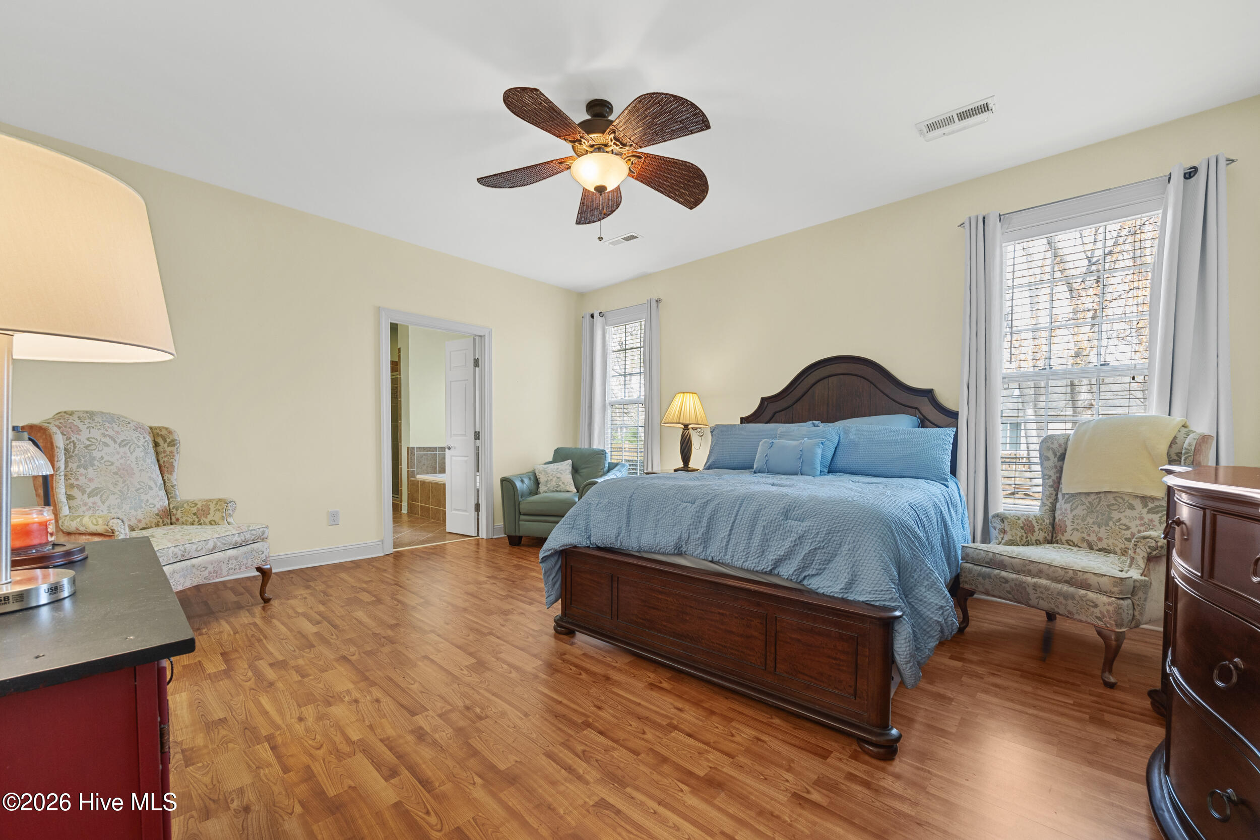 100564950 | Photo 28