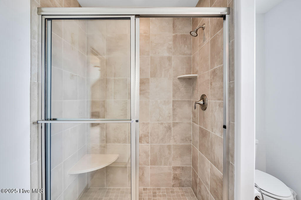 100534763 | Photo 35