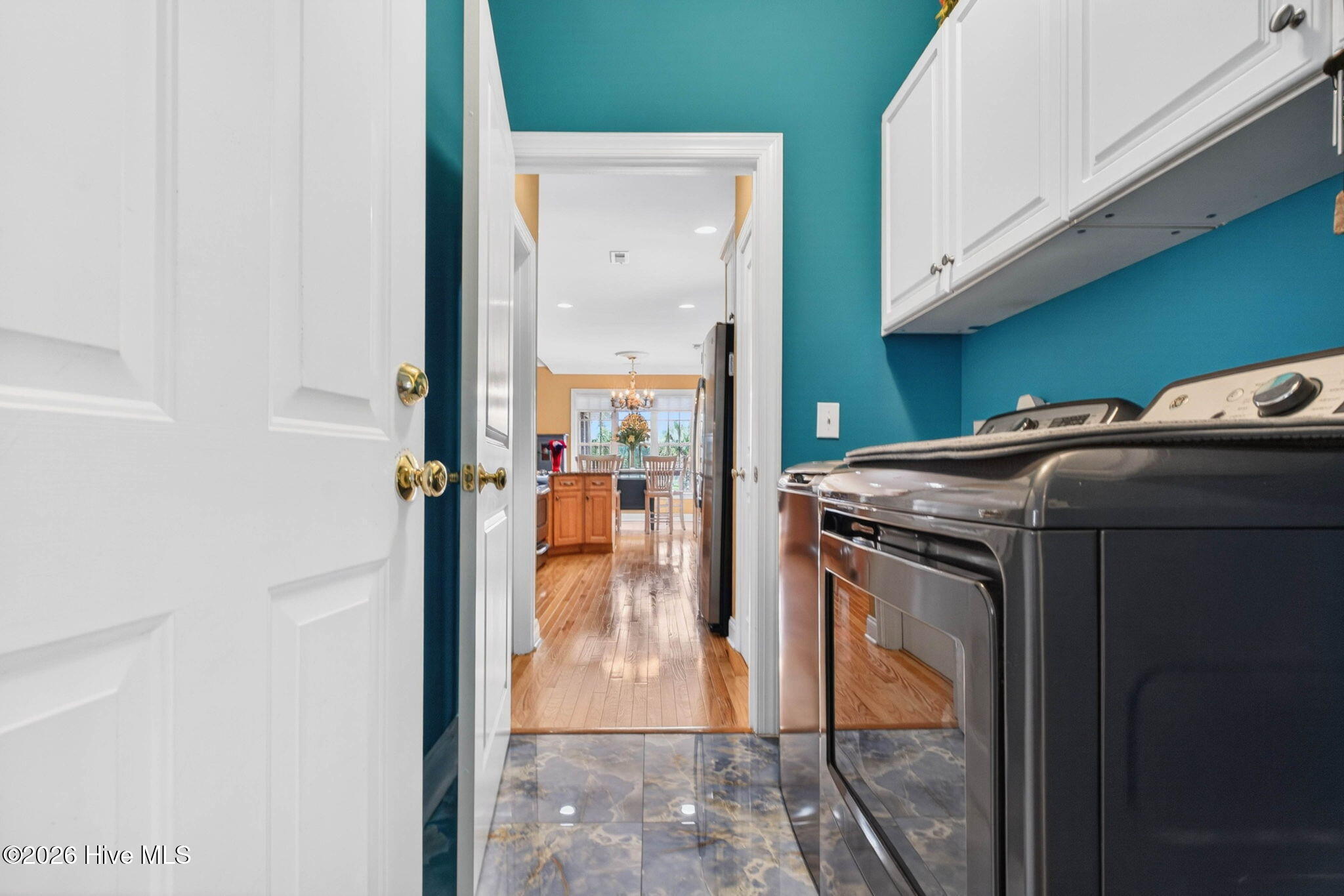 100569405 | Photo 20