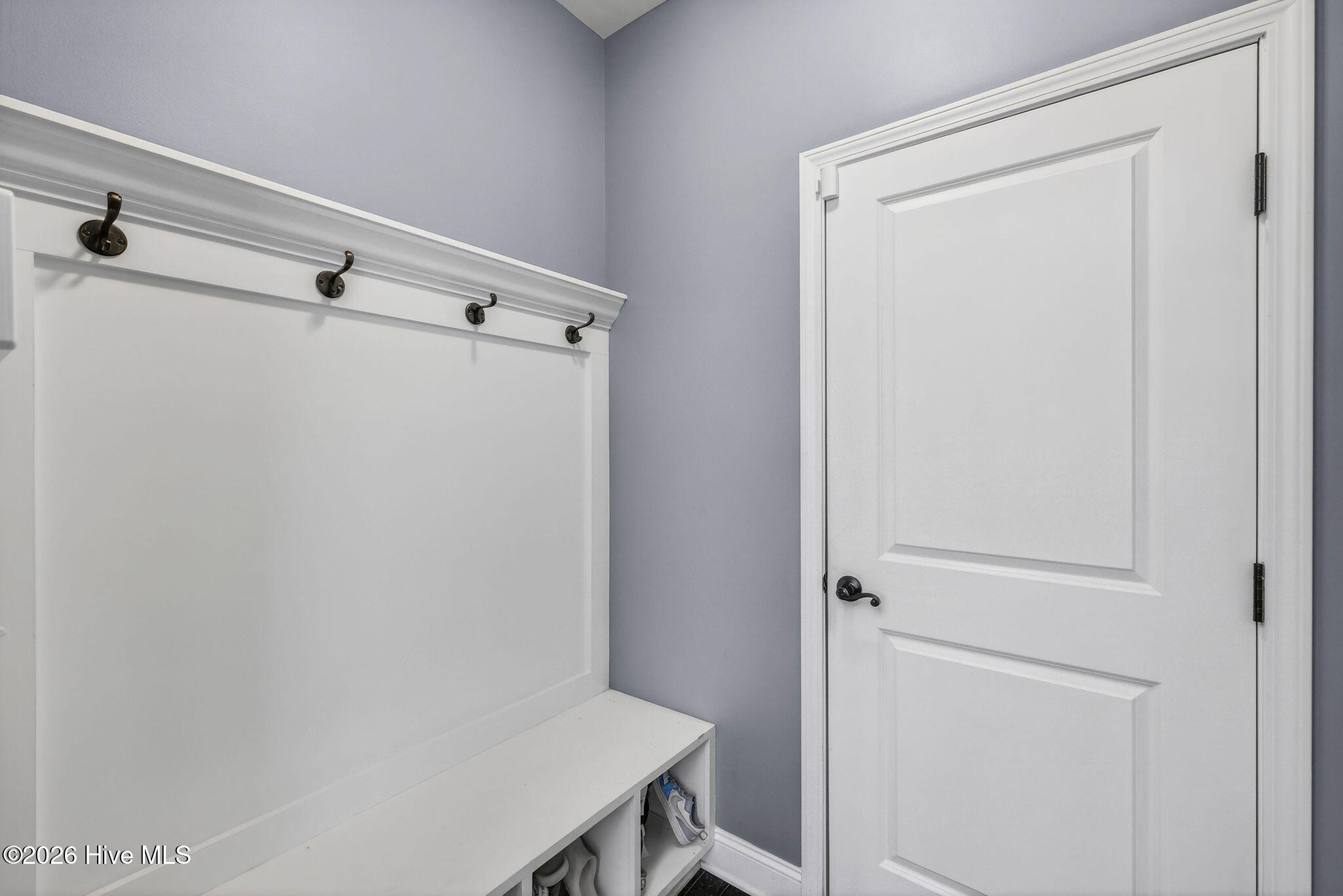 100547189 | Photo 15