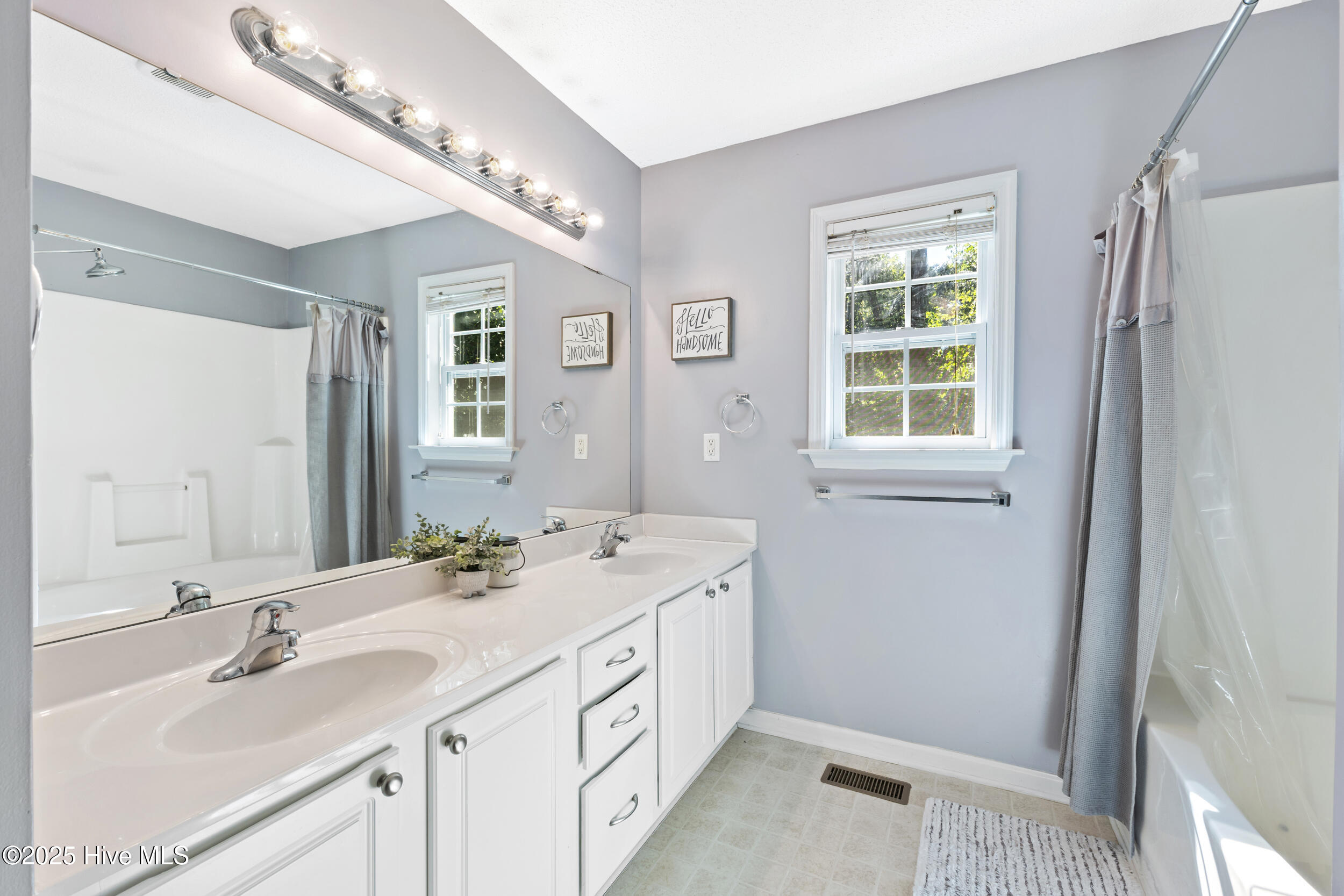 102 Lunington Mill Circle, Burgaw, NC 28425 – photo 17: Primary Bathroom