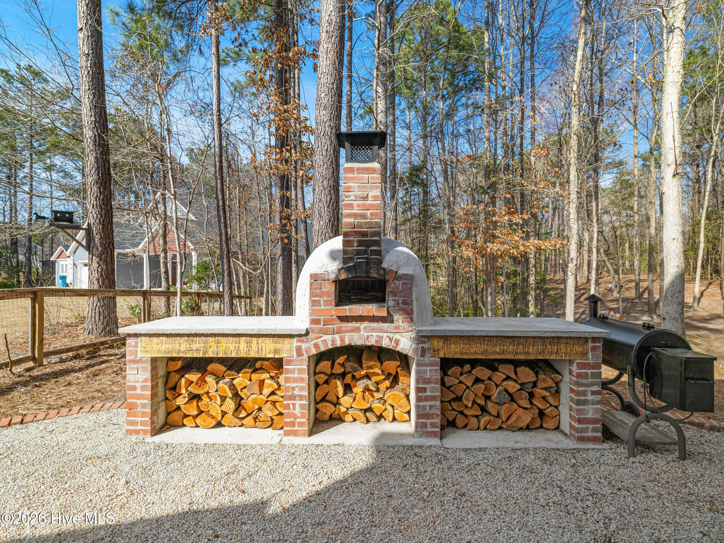 100558735 | Photo 57