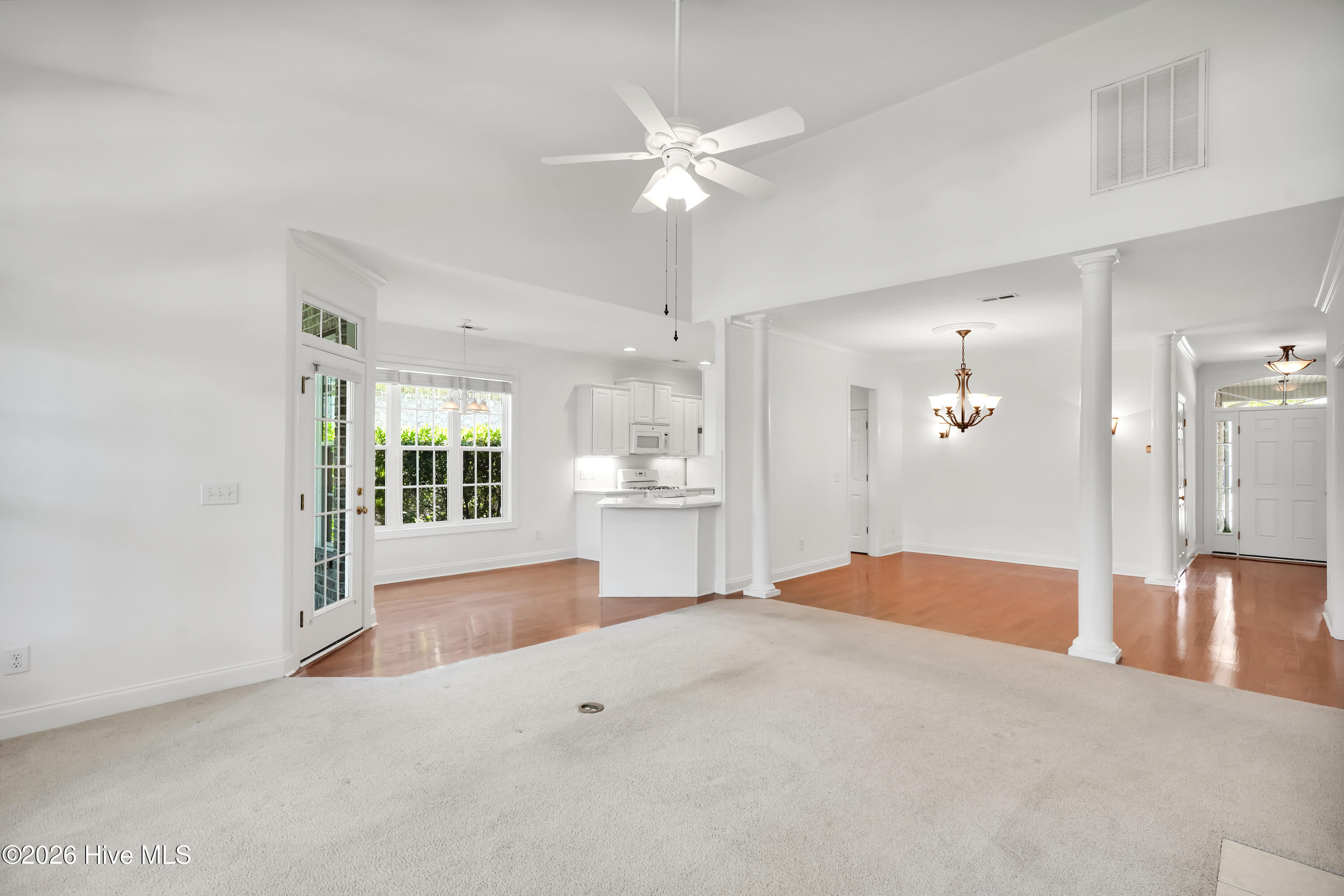 100554924 | Photo 11