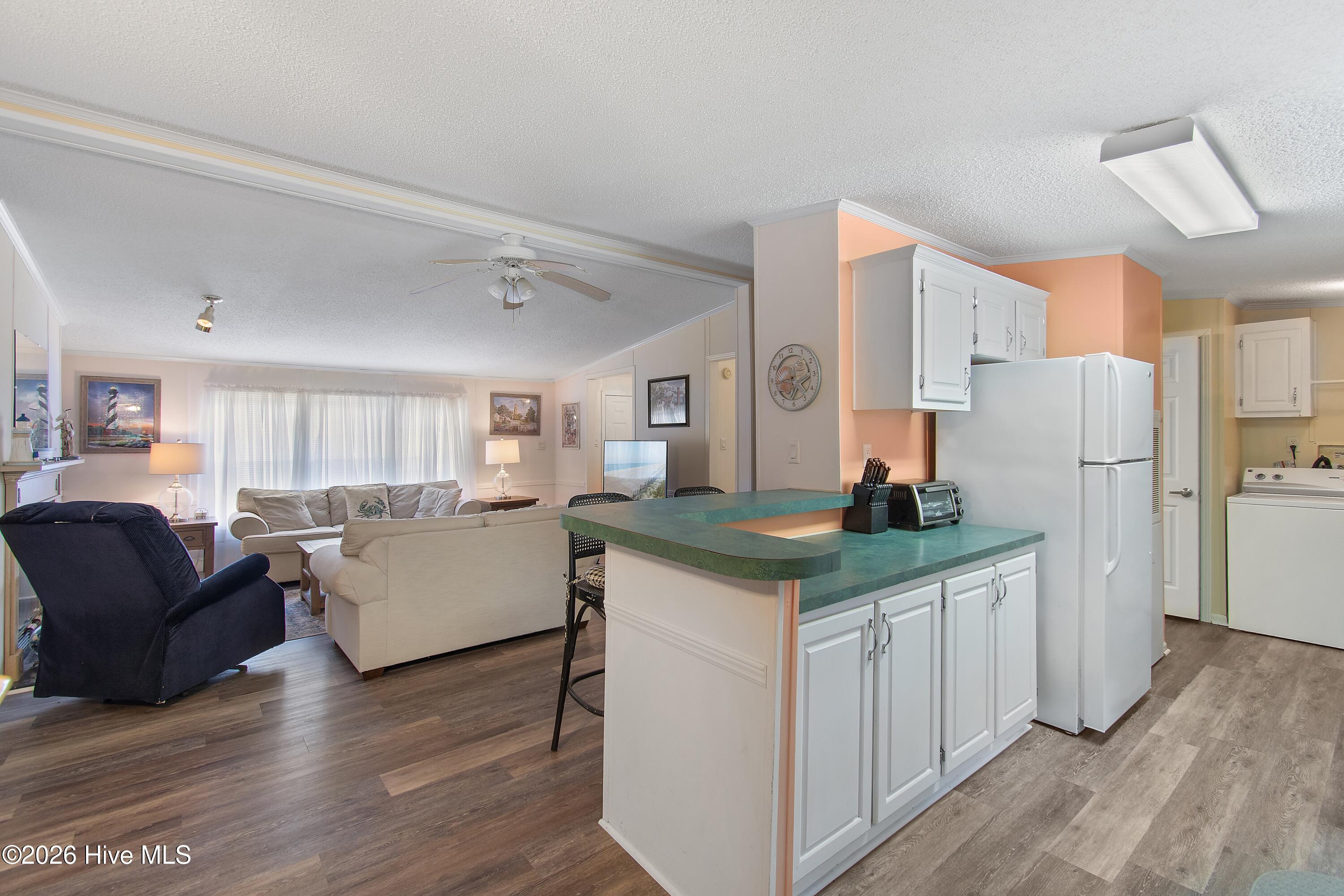 100589692 | Photo 10