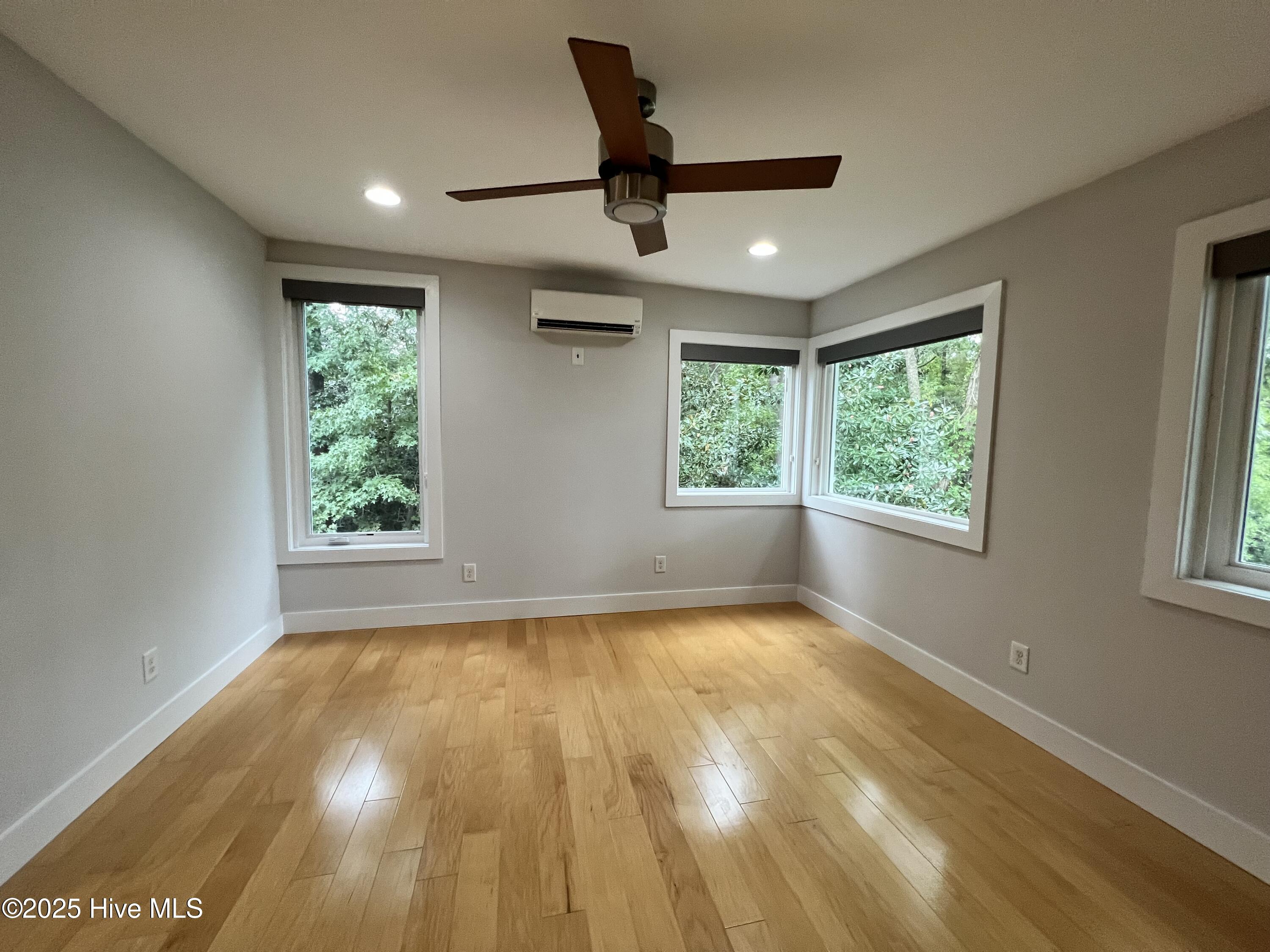 100546316 | Photo 22