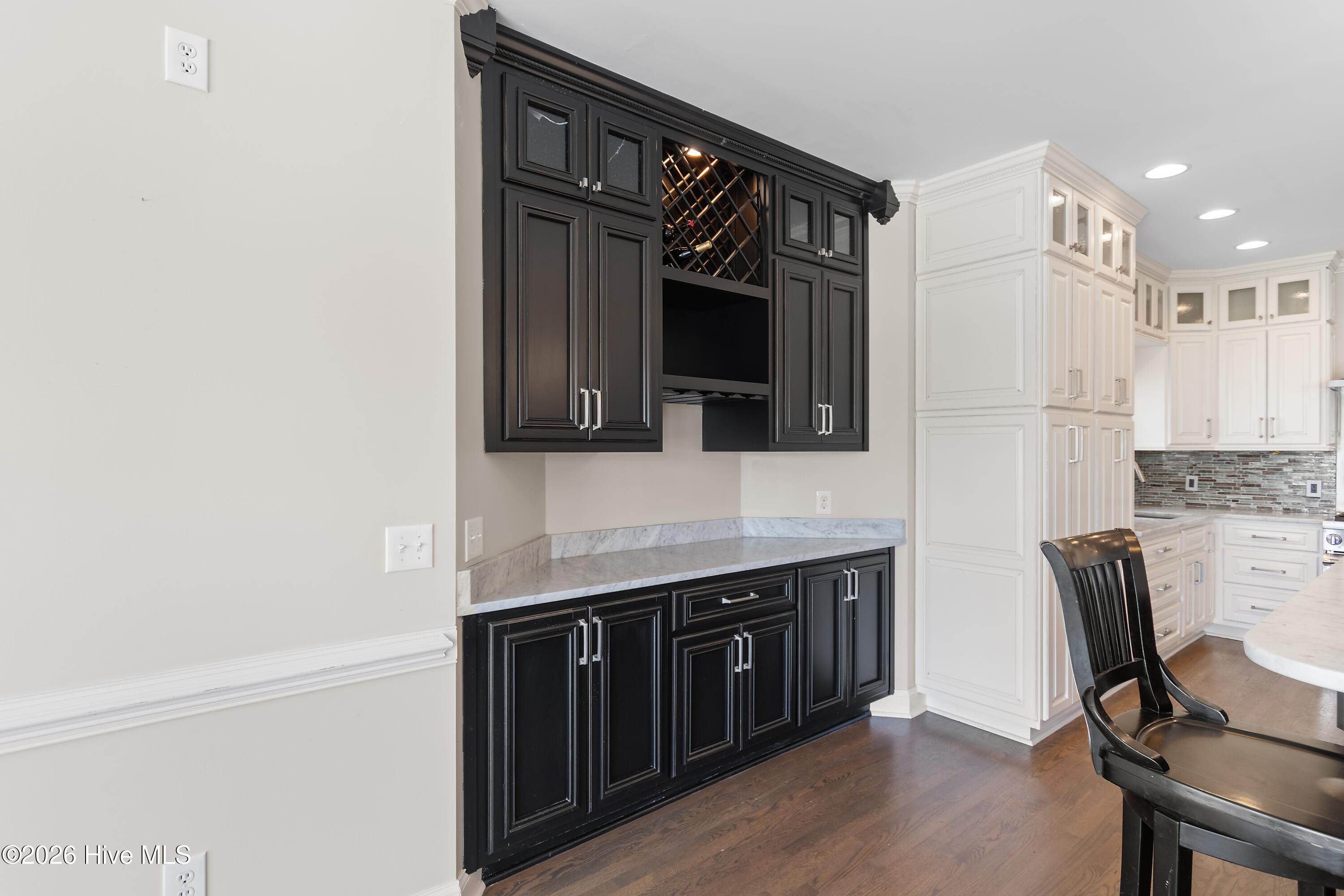 100566574 | Photo 16