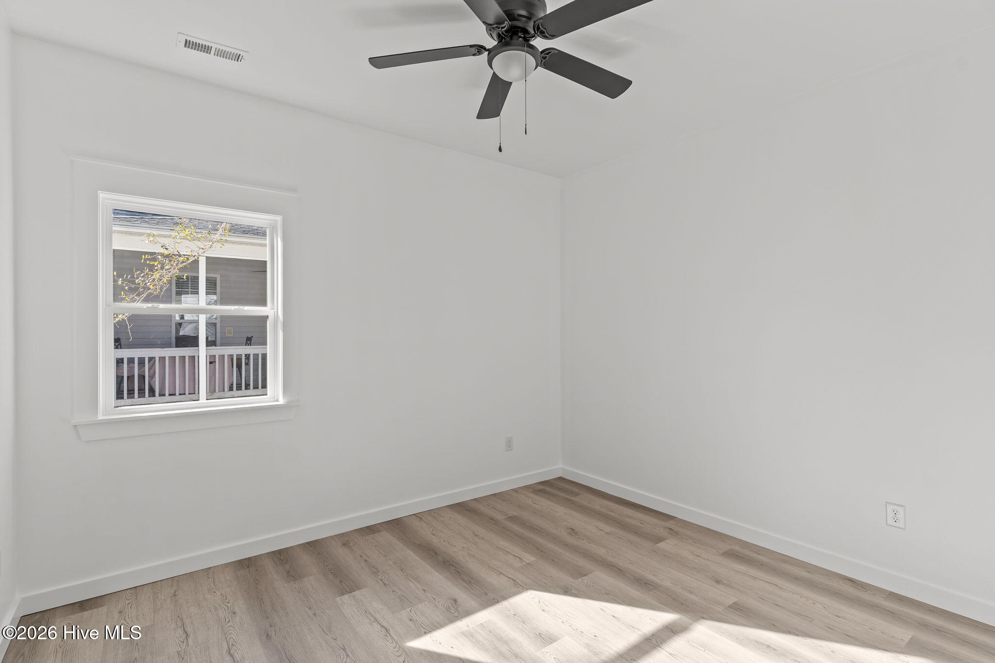 100549320 | Photo 29