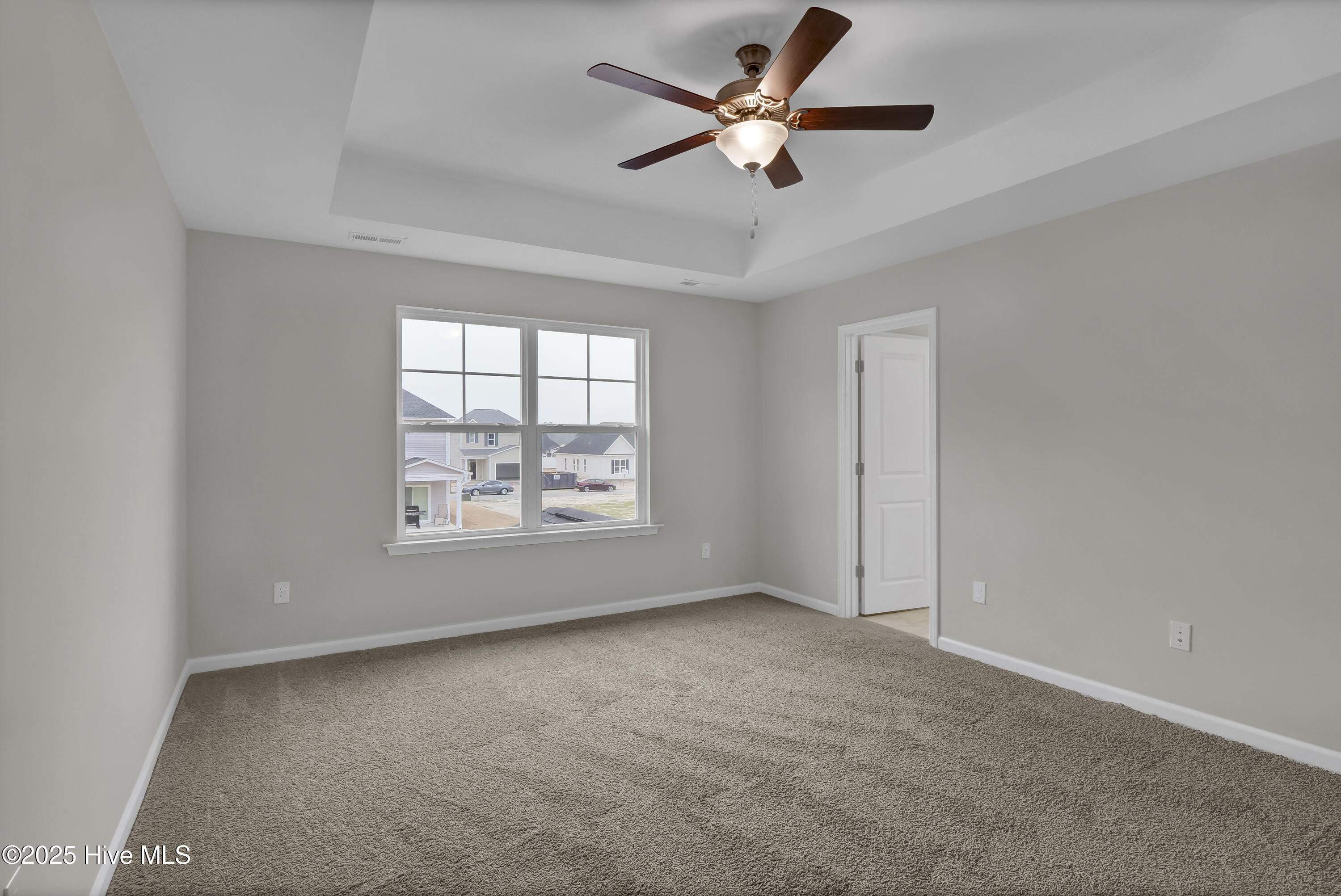 100543348 | Photo 30