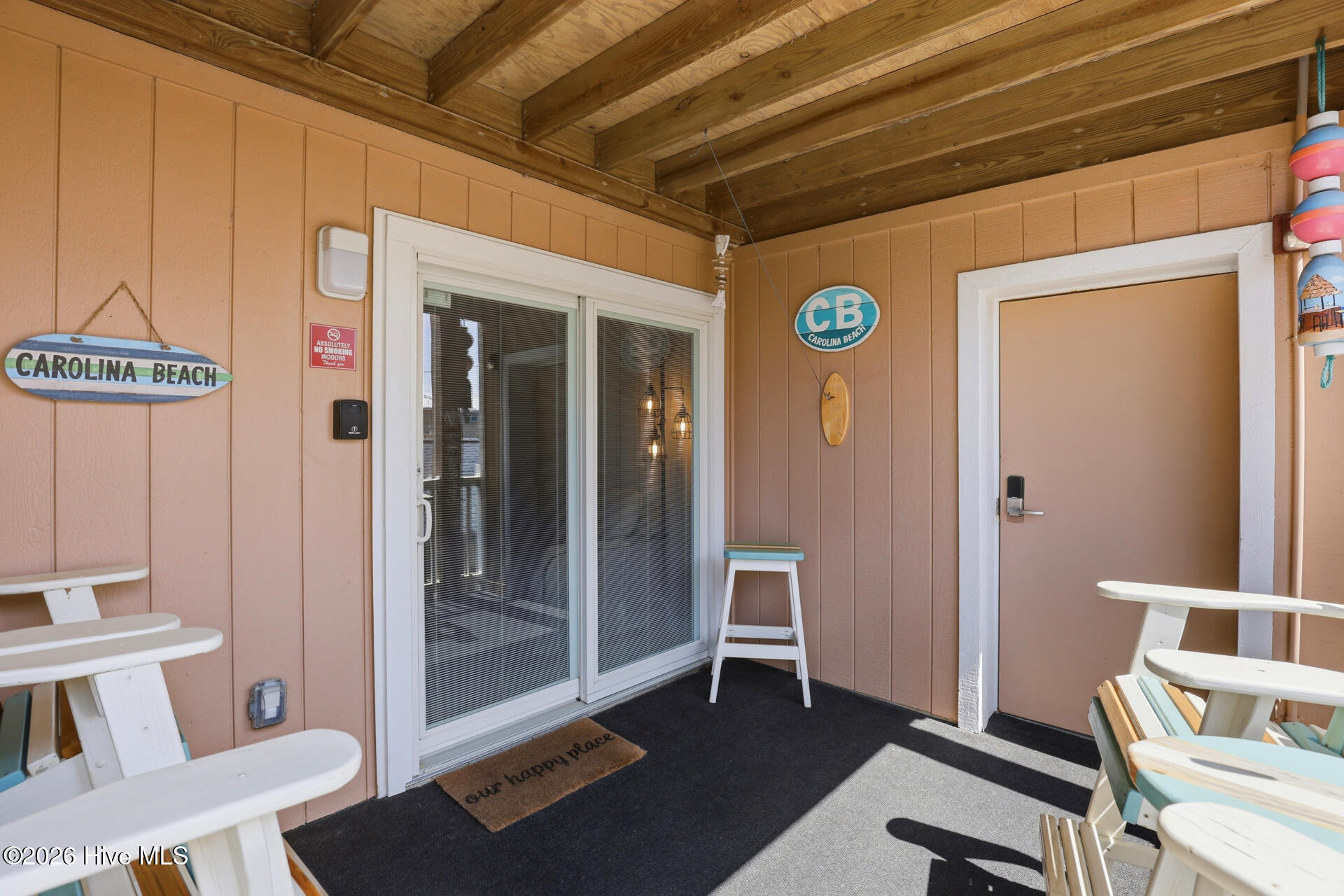 100563328 | Photo 24