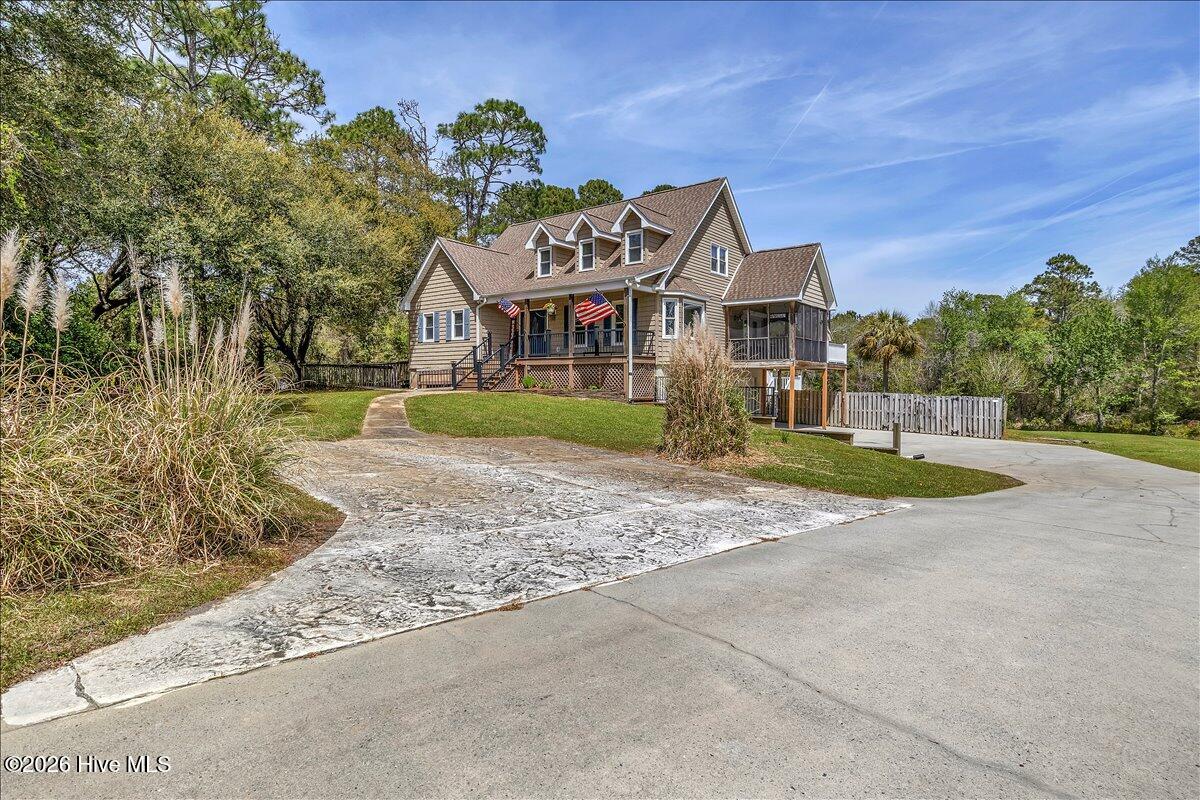 100566130 | Photo 51